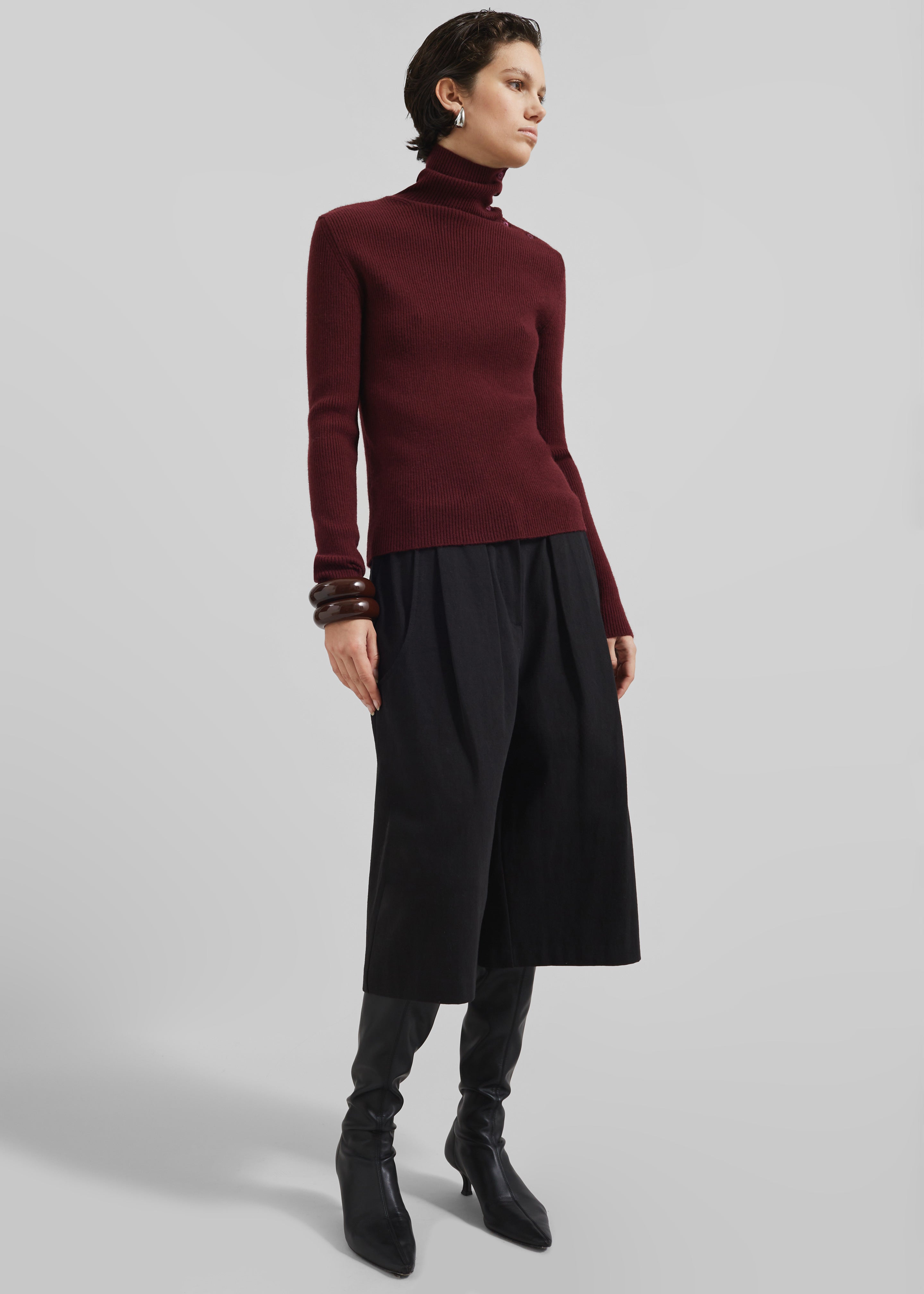 Devar Turtleneck Sweater - Burgundy - 4