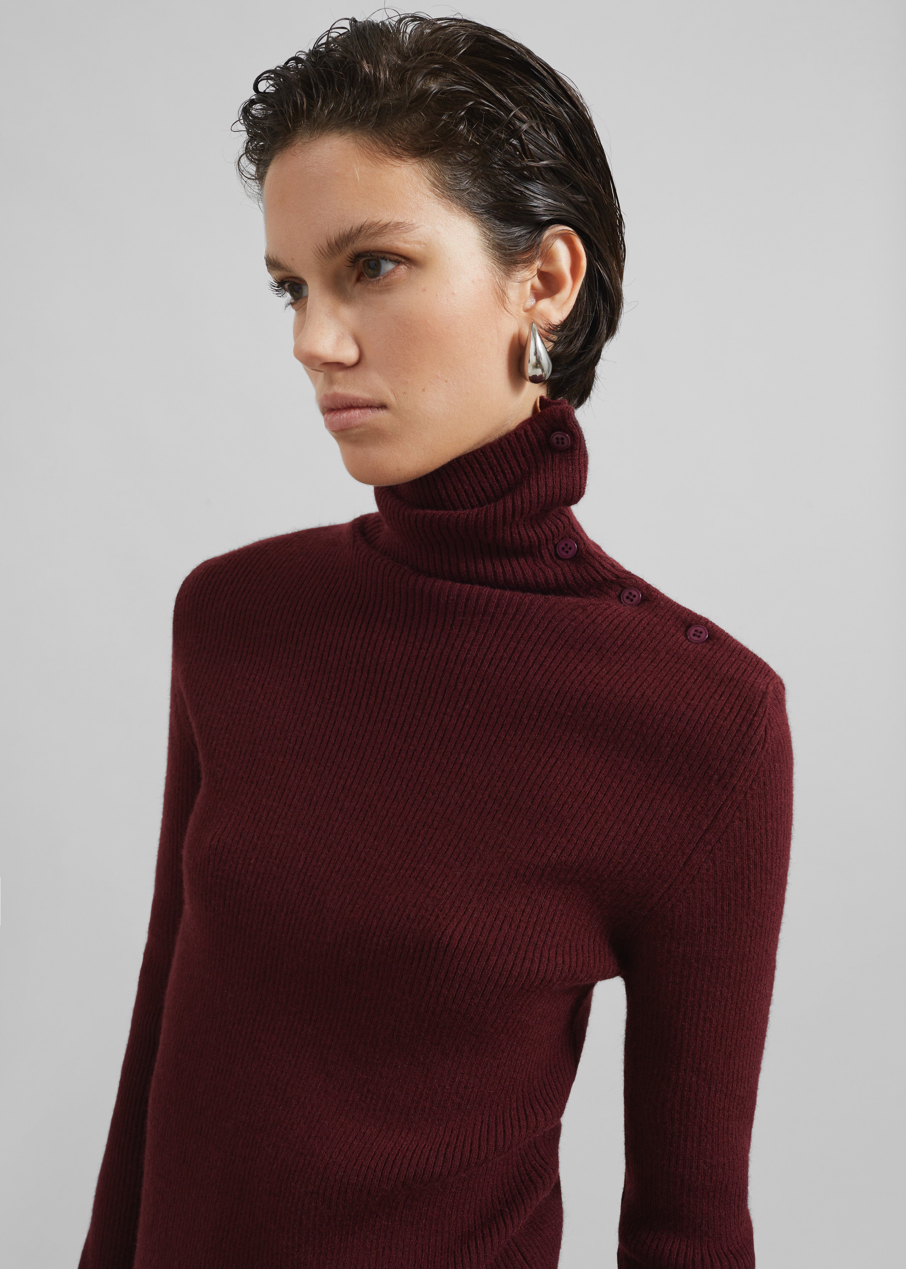 Devar Turtleneck Sweater - Burgundy - 2