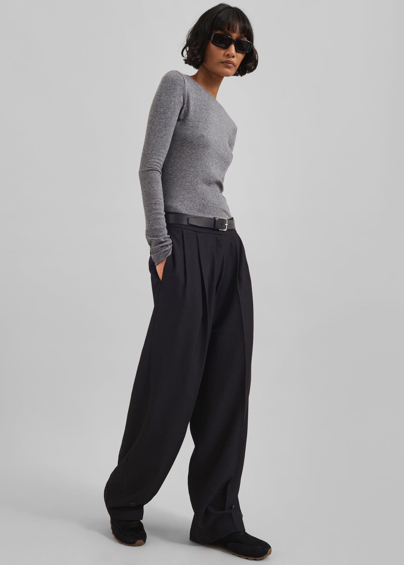 Dina Pleated Trousers - Black