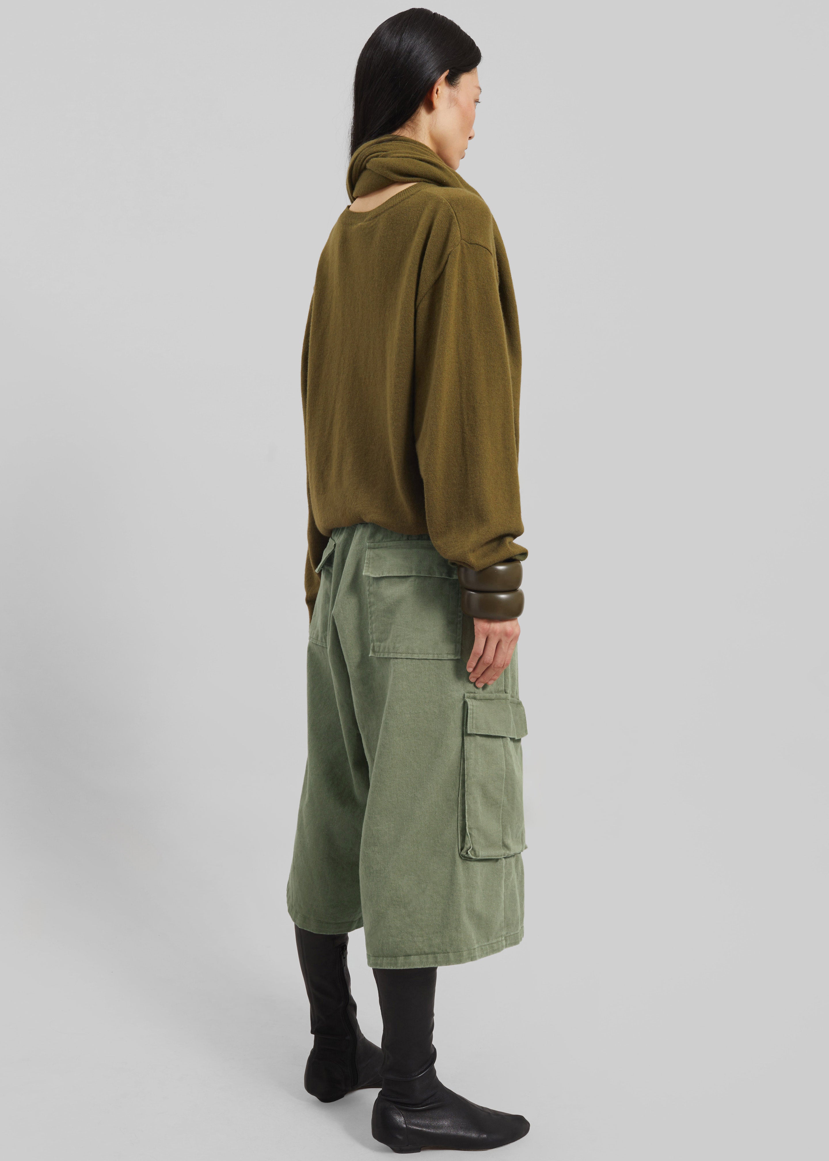Dorva Cargo Bermuda Shorts - Pale Olive – The Frankie Shop