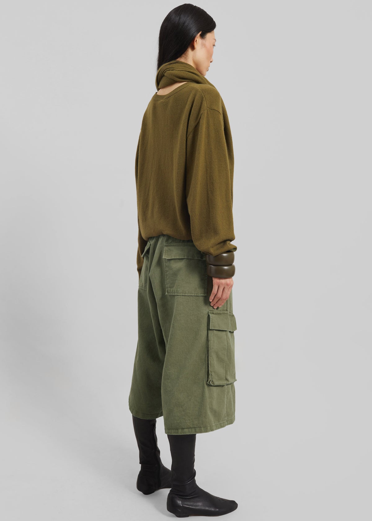 Dorva Cargo Bermuda Shorts - Pale Olive - 6