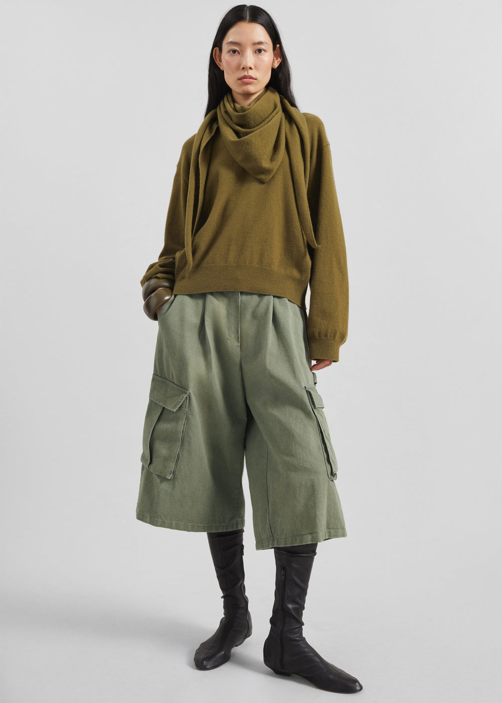 Dorva Cargo Bermuda Shorts - Pale Olive - 1