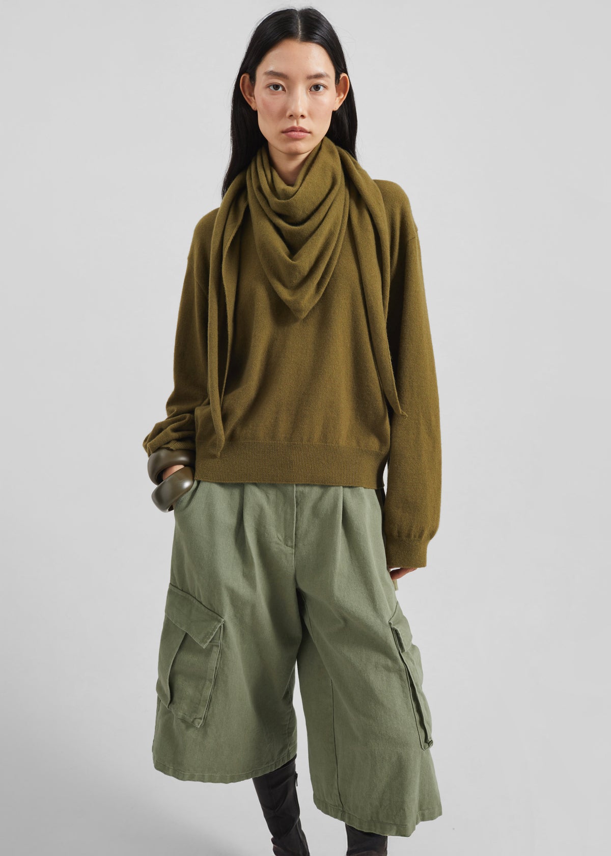 Dorva Cargo Bermuda Shorts - Pale Olive - 8