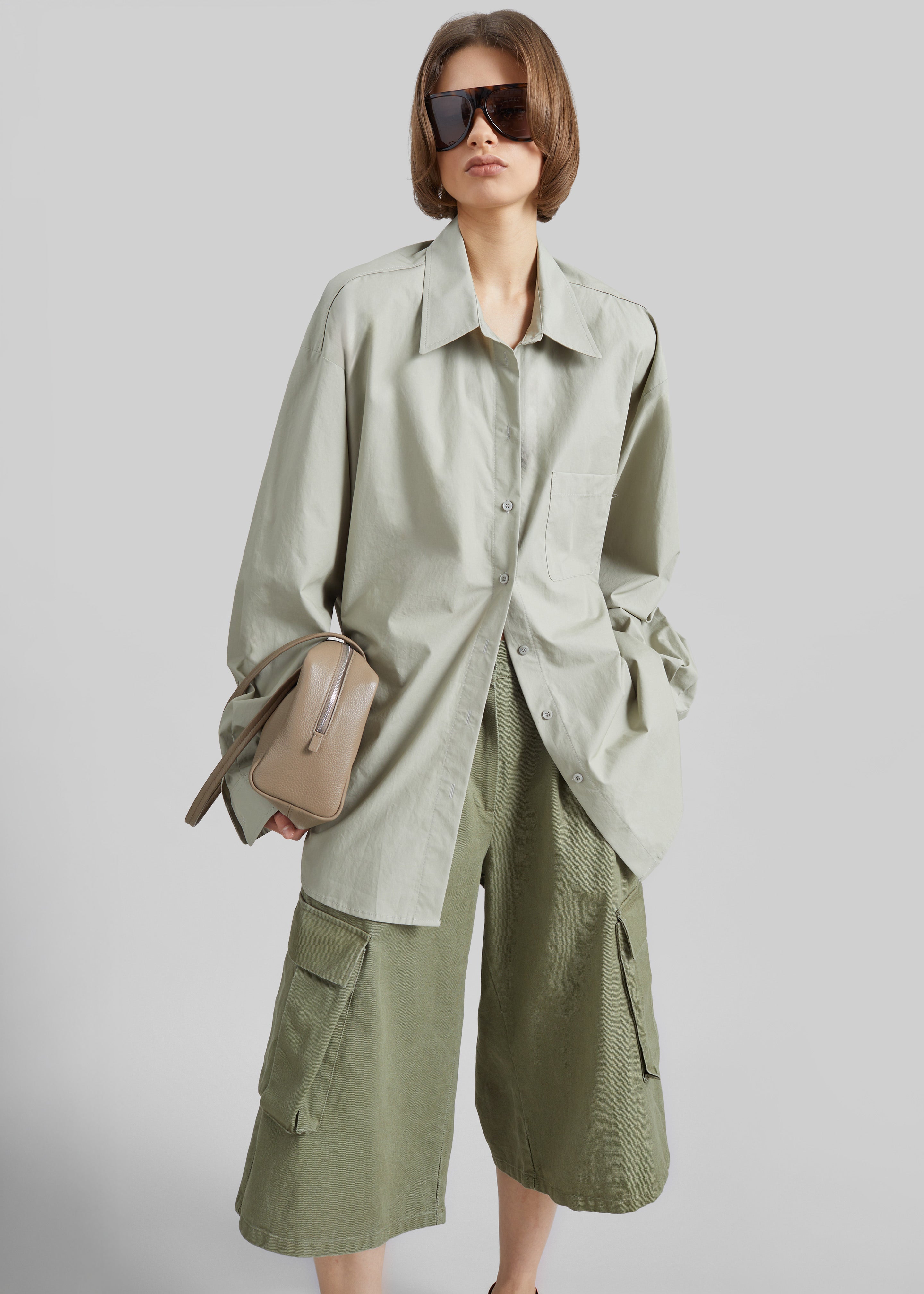 Dorva Cargo Bermuda Shorts - Pale Olive – The Frankie Shop