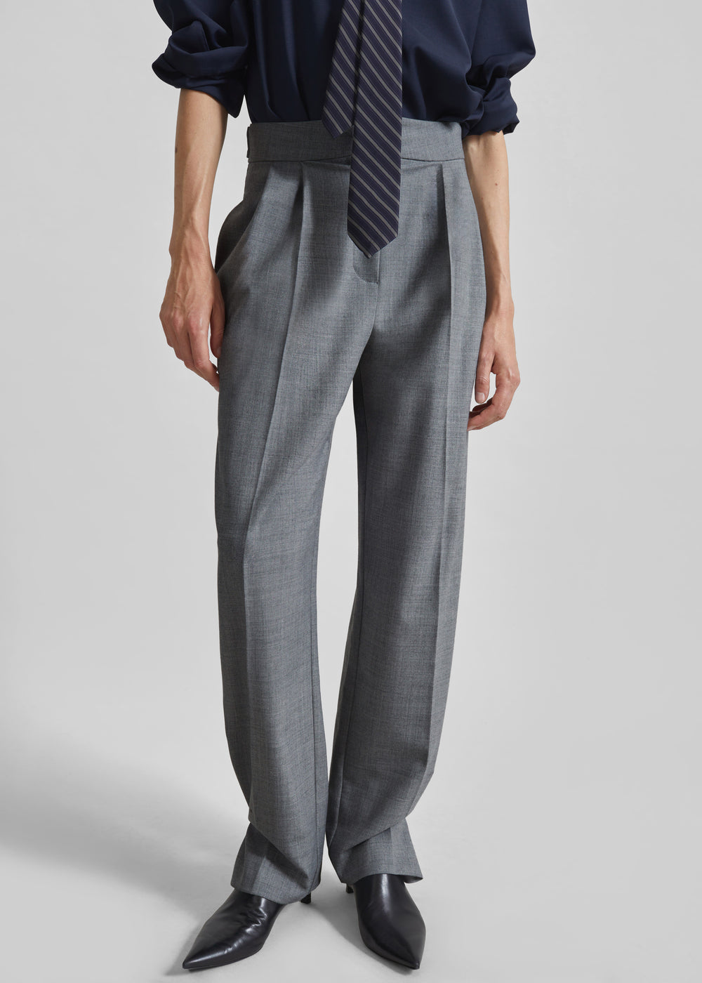 Doyer Pleated Trousers - Light Grey