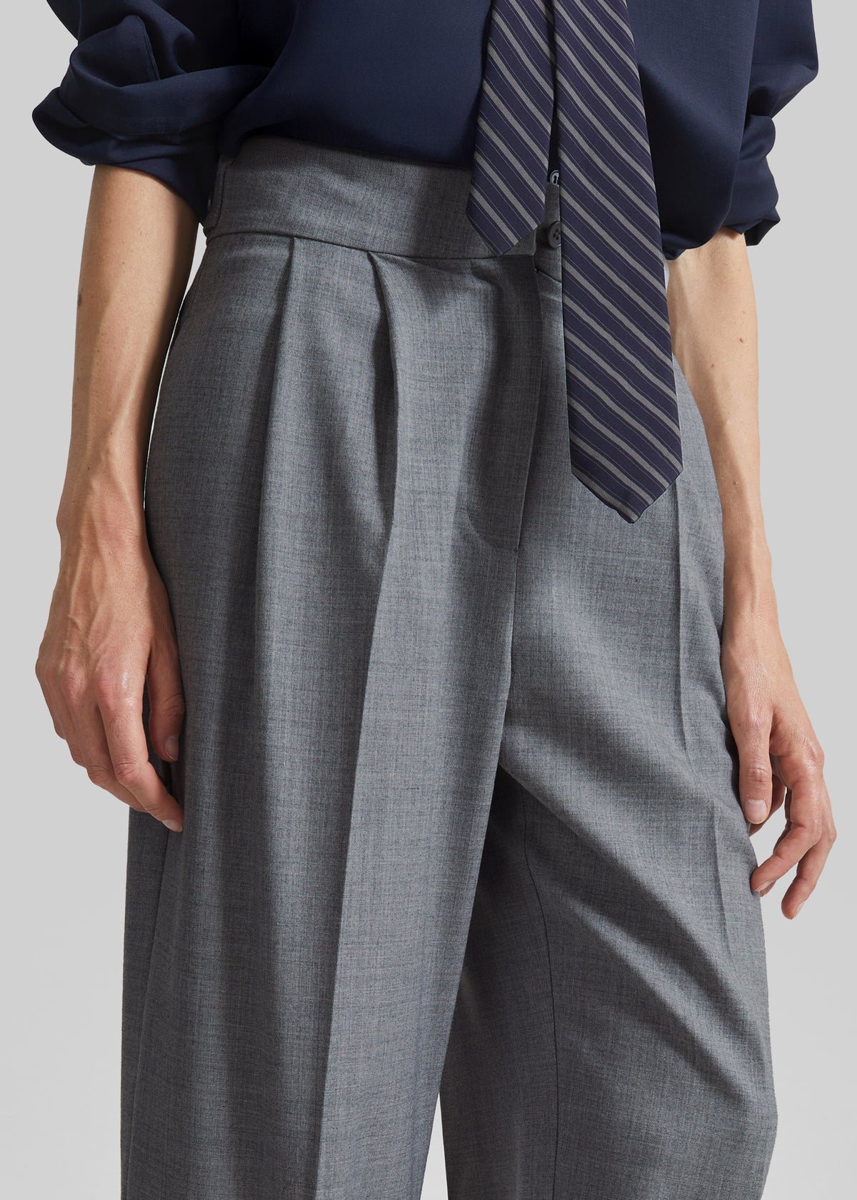 Doyer Pleated Trousers - Light Grey - 6
