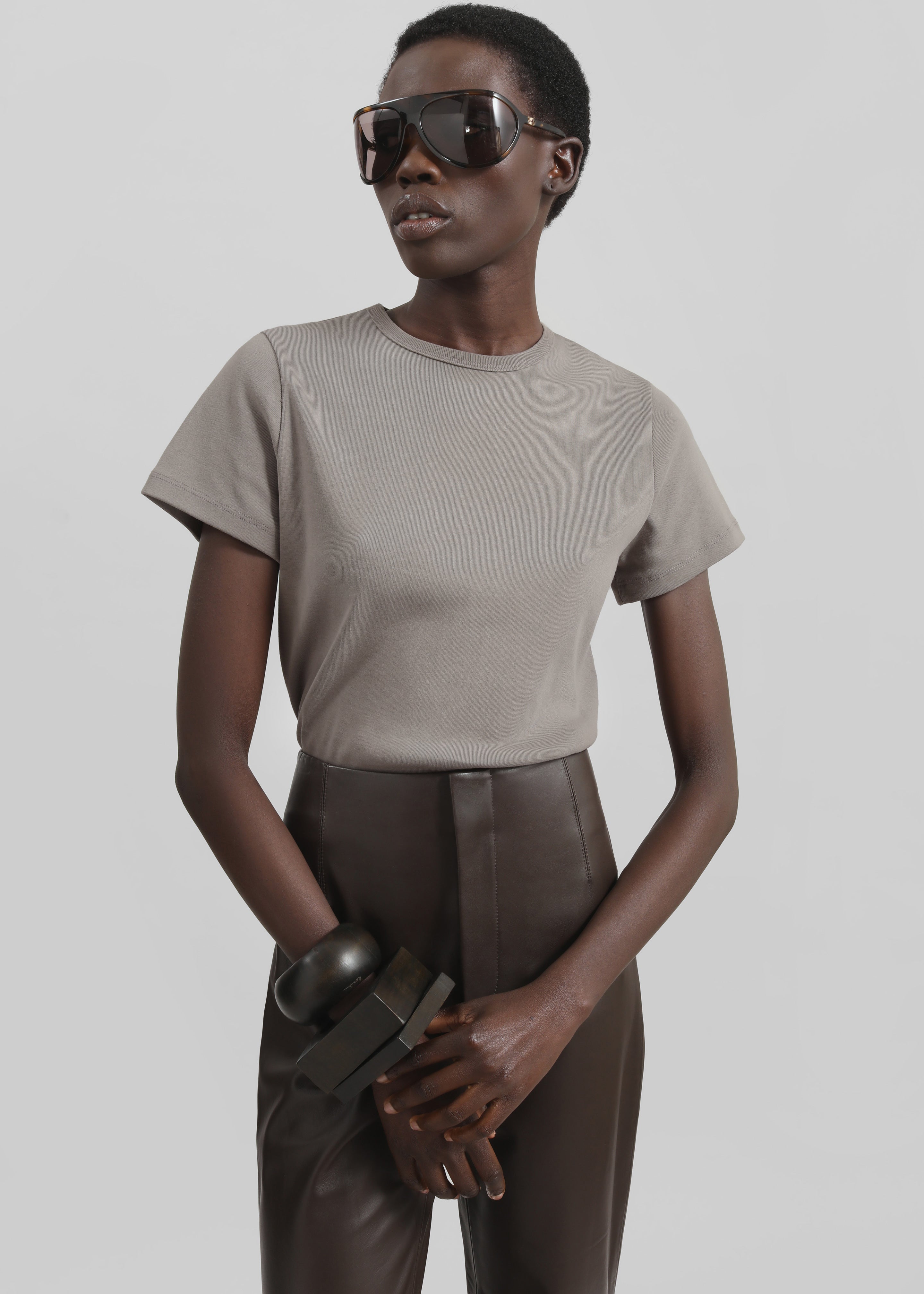 Eben Baby Tee - Taupe – The Frankie Shop