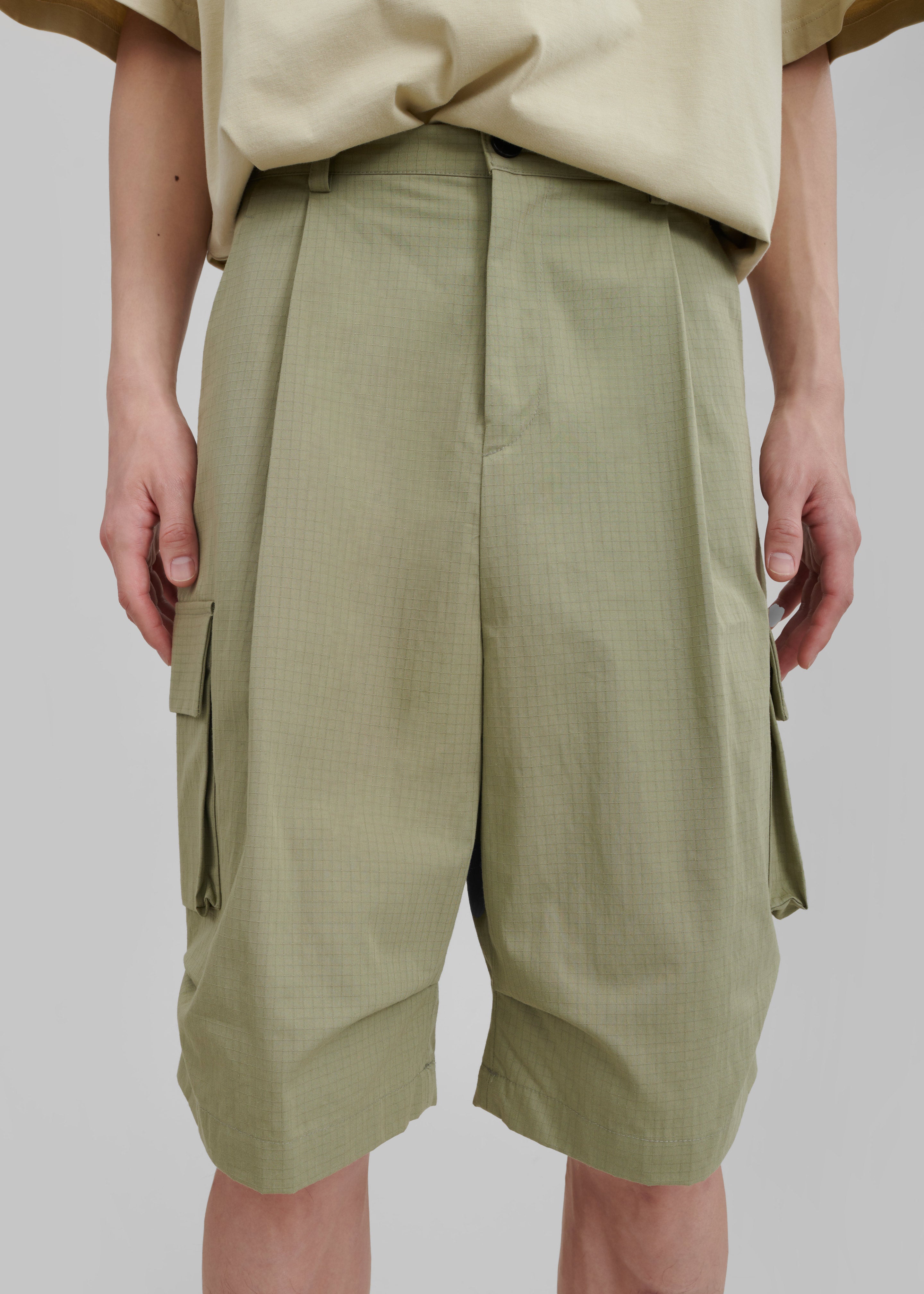 Edward Cargo Shorts - Olive - 2