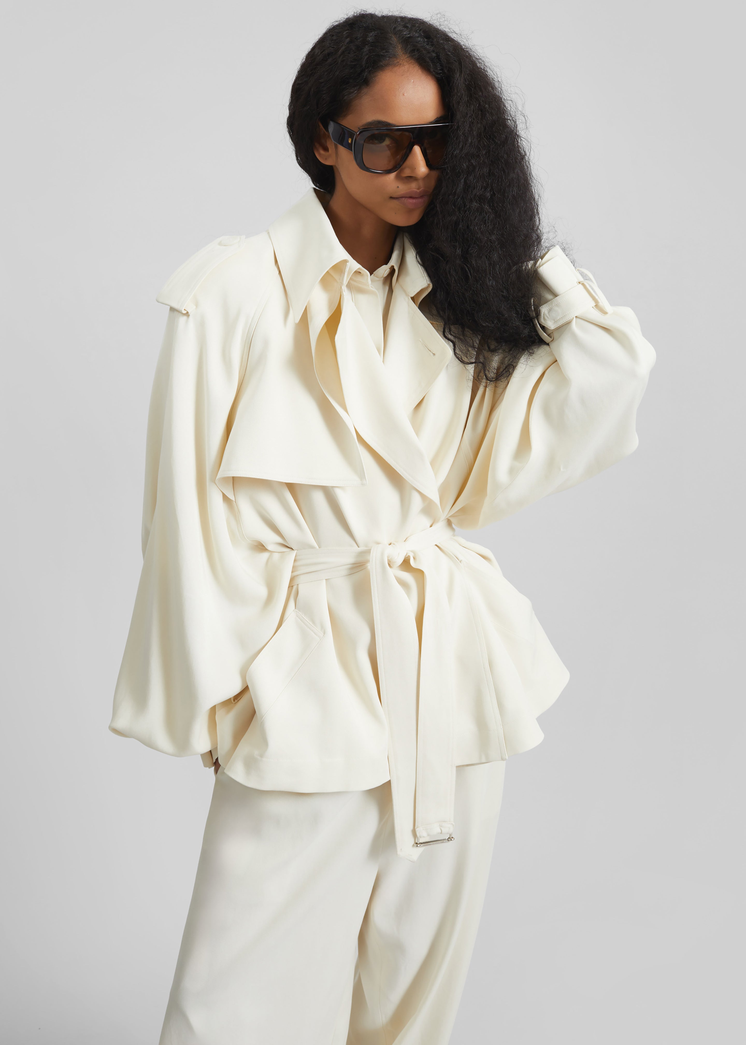 Elva Fluid Short Trench - Ivory – The Frankie Shop