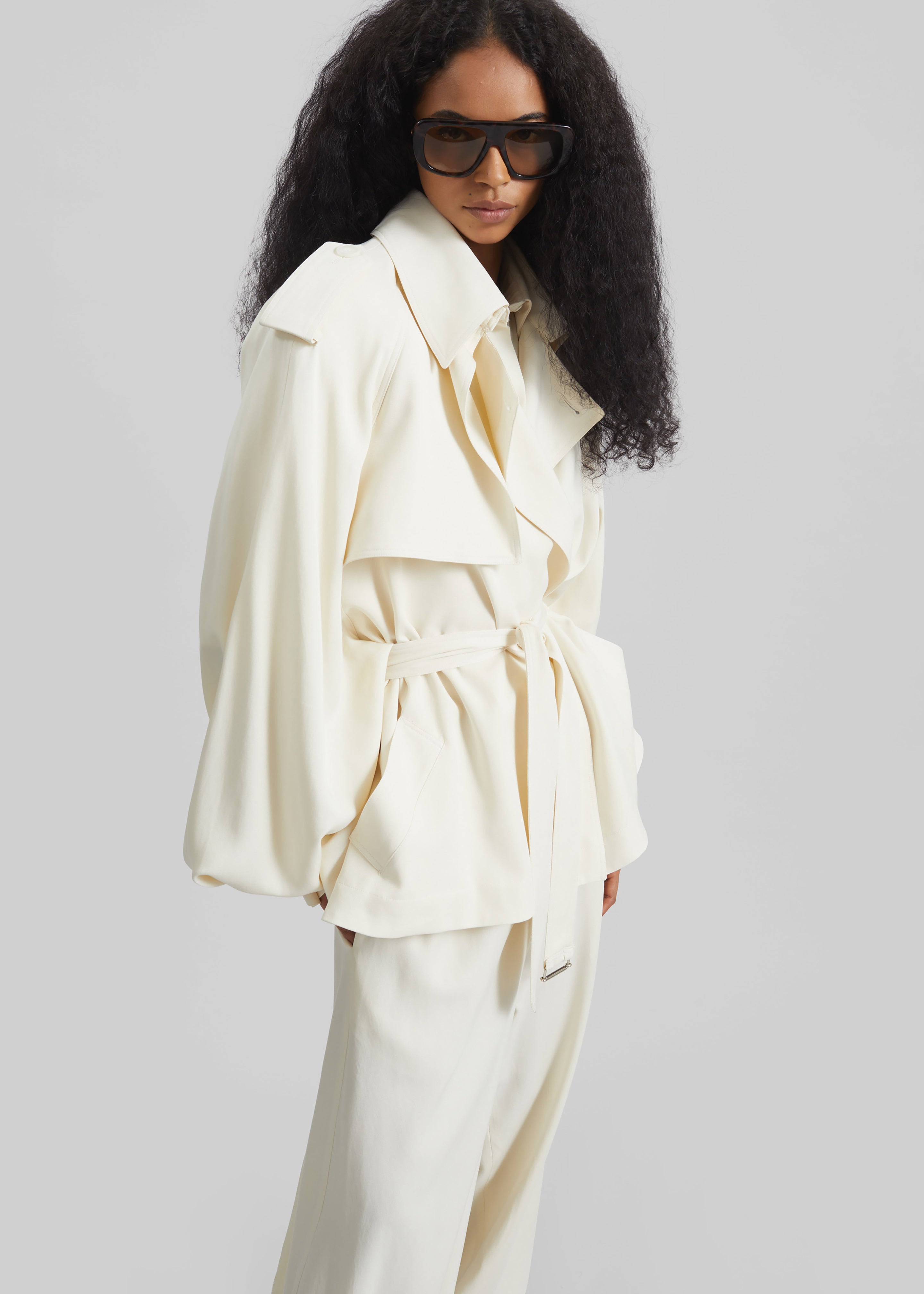 Elva Fluid Short Trench - Ivory – The Frankie Shop