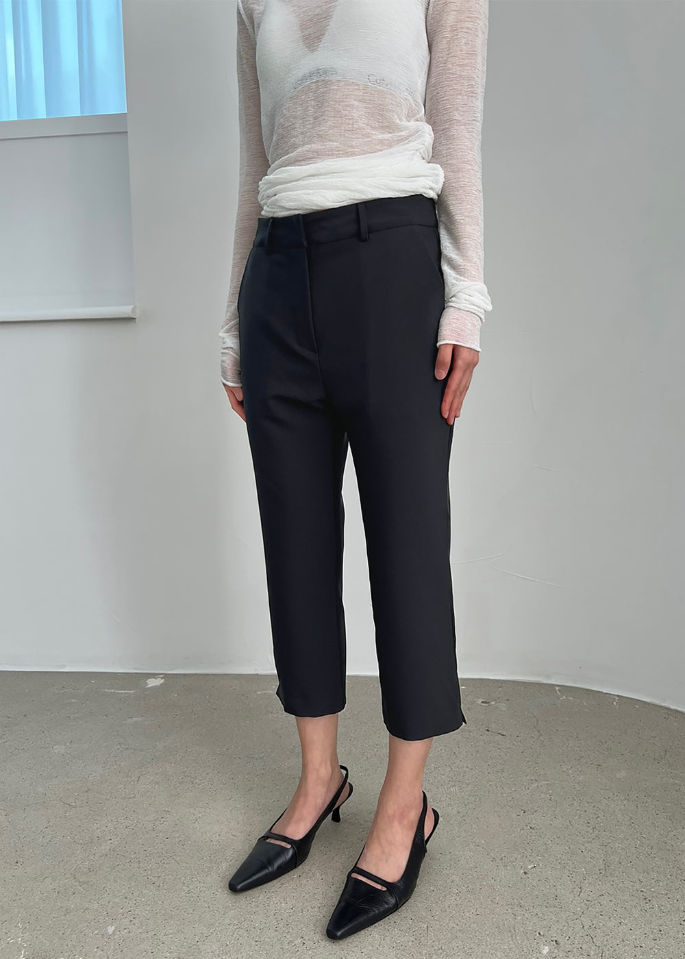 Emersyn Capri Pants - Black - 1