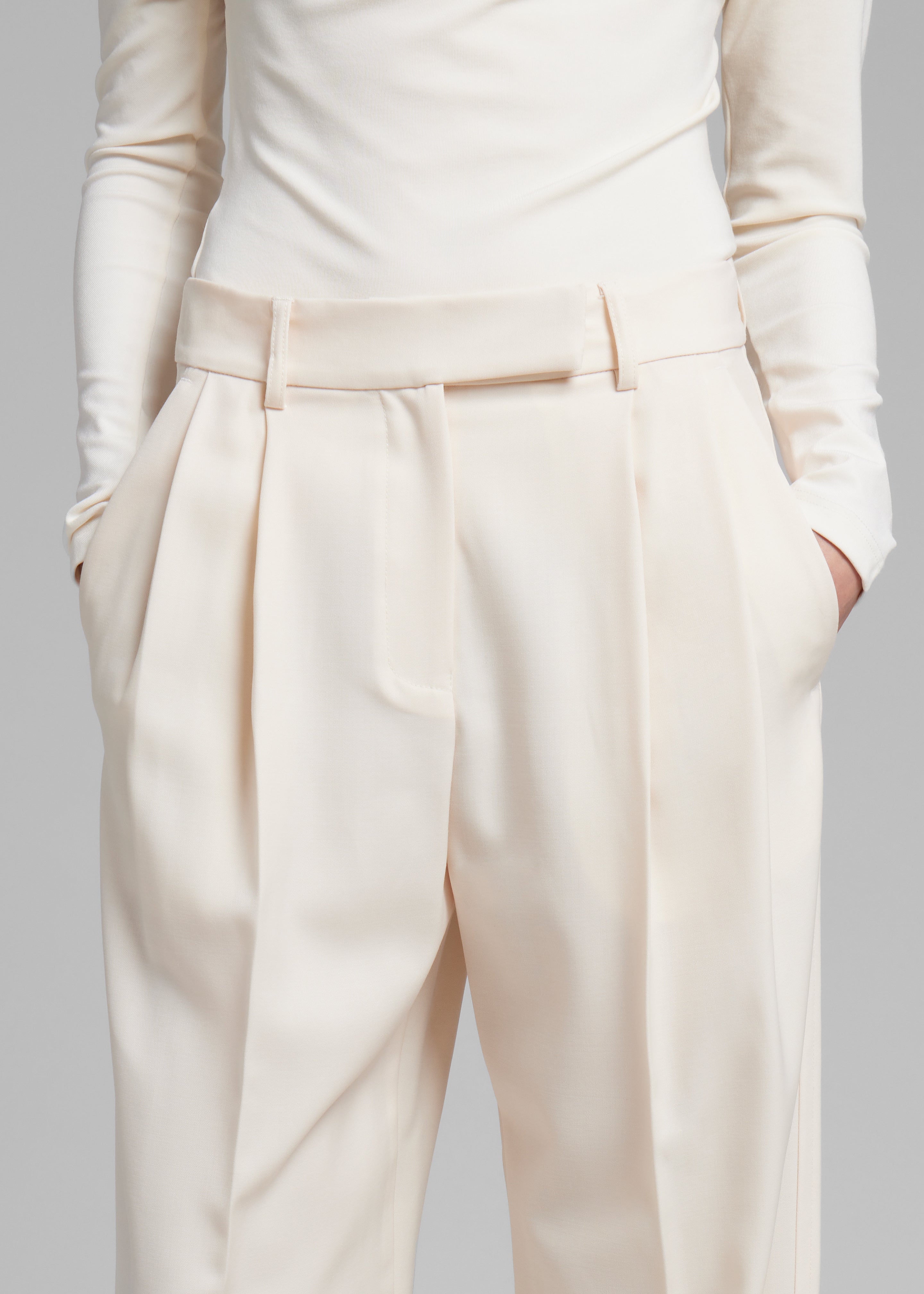 Esse Studios Portia Tailored Trousers - Crema - 4