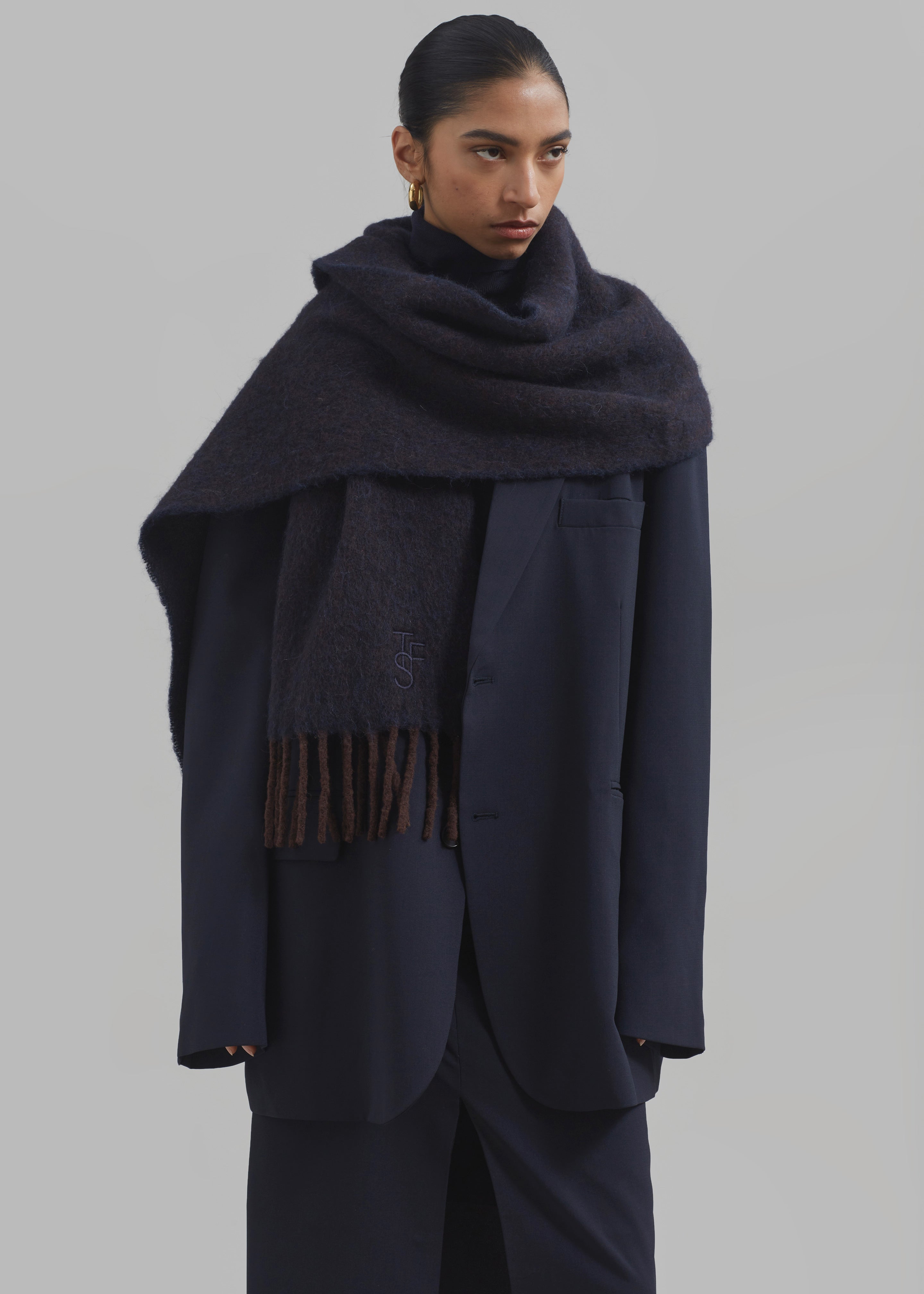 Etta Wool Scarf - Navy – The Frankie Shop