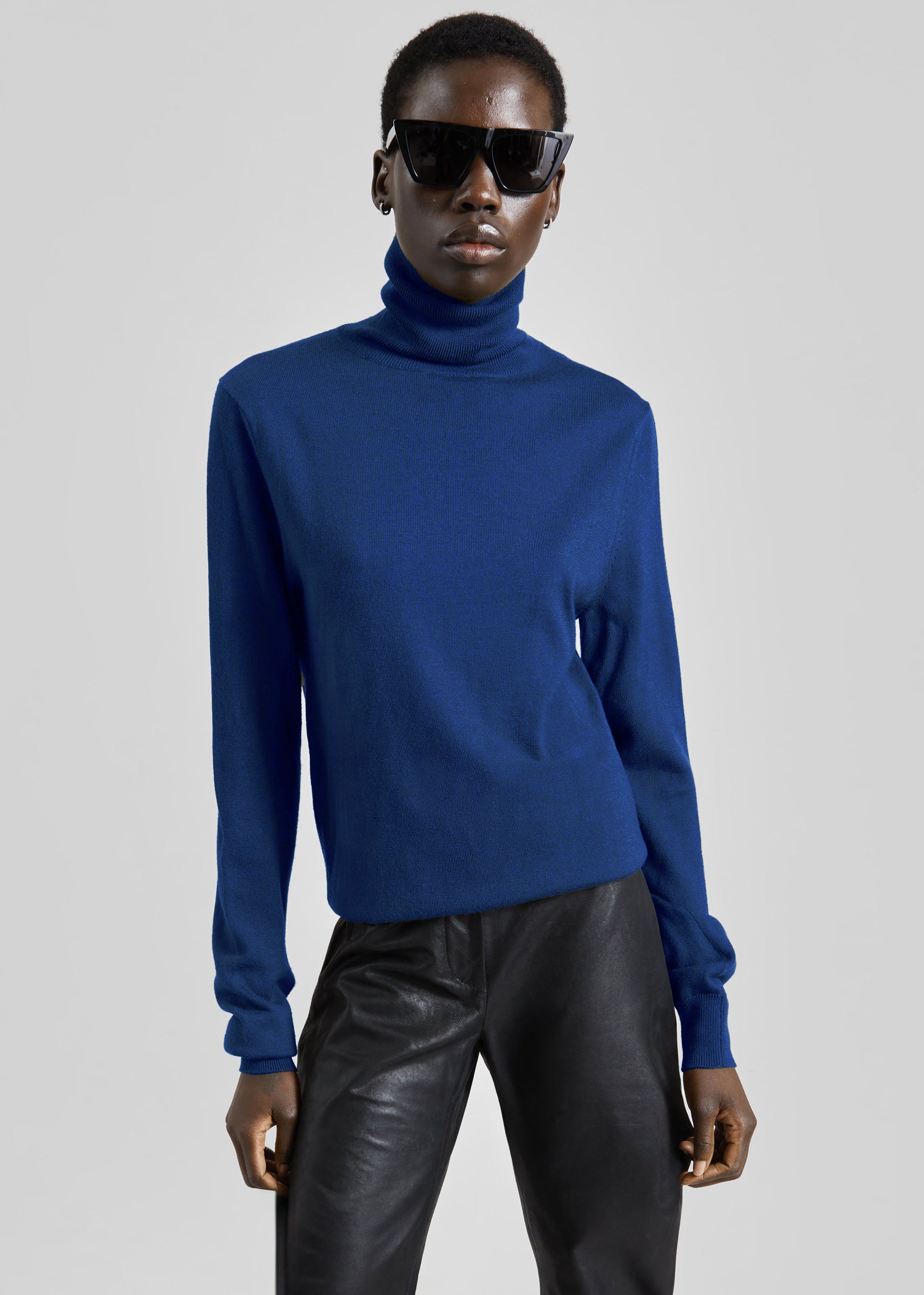 Eve Thin Turtleneck Sweater - Blue