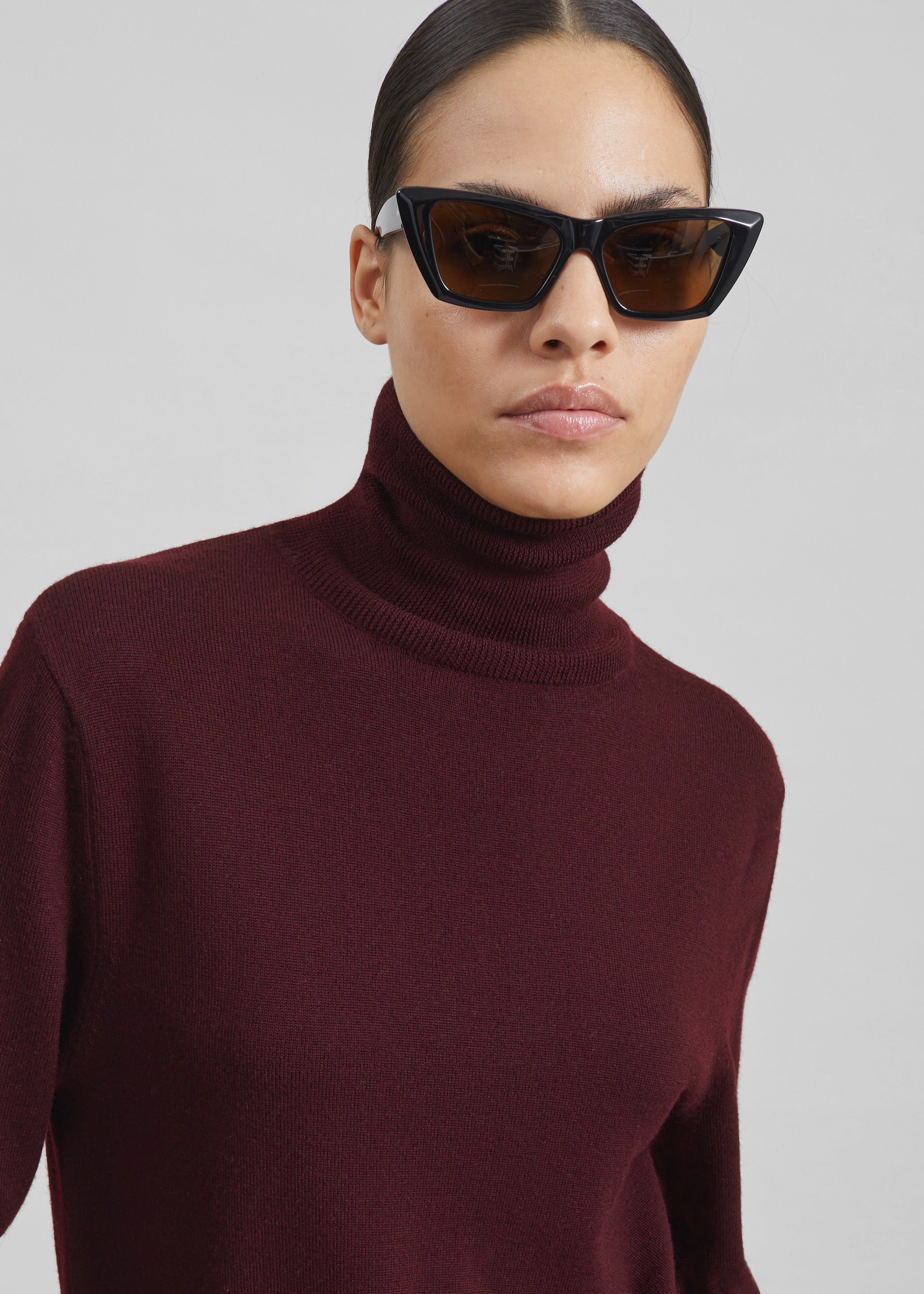 Eve Thin Turtleneck Sweater - Burgundy - 2