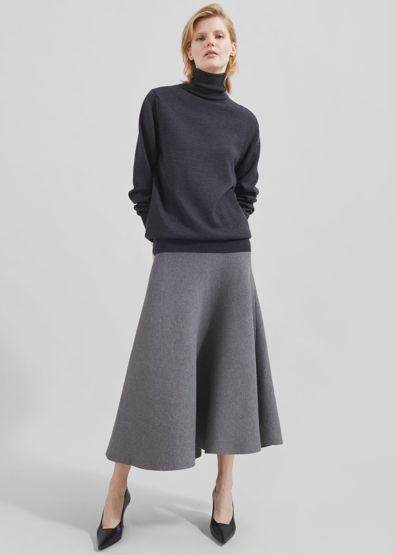 Eve Thin Turtleneck Sweater - Dark Grey Melange