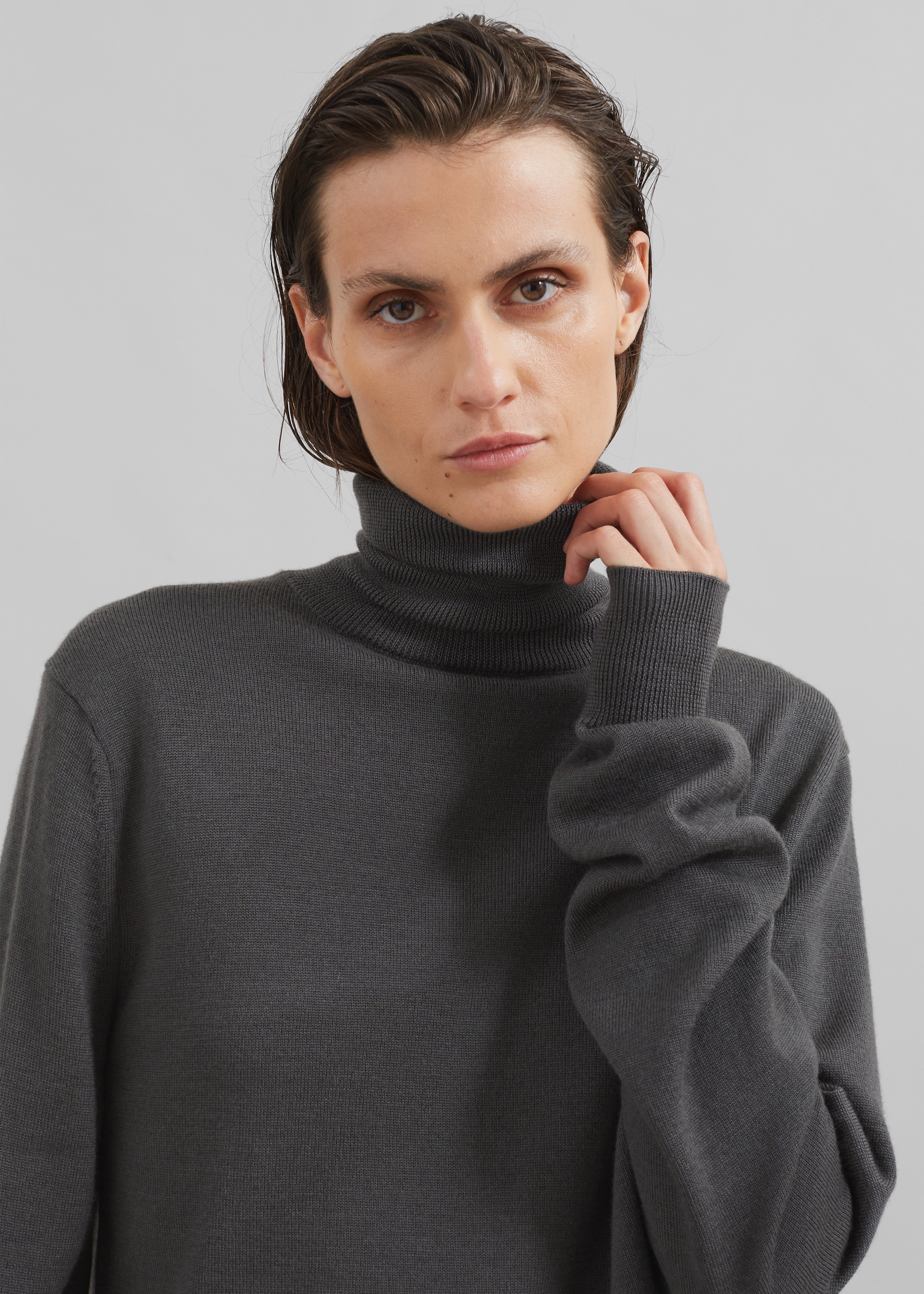 Eve Thin Turtleneck Sweater - Dark Grey Melange - 3