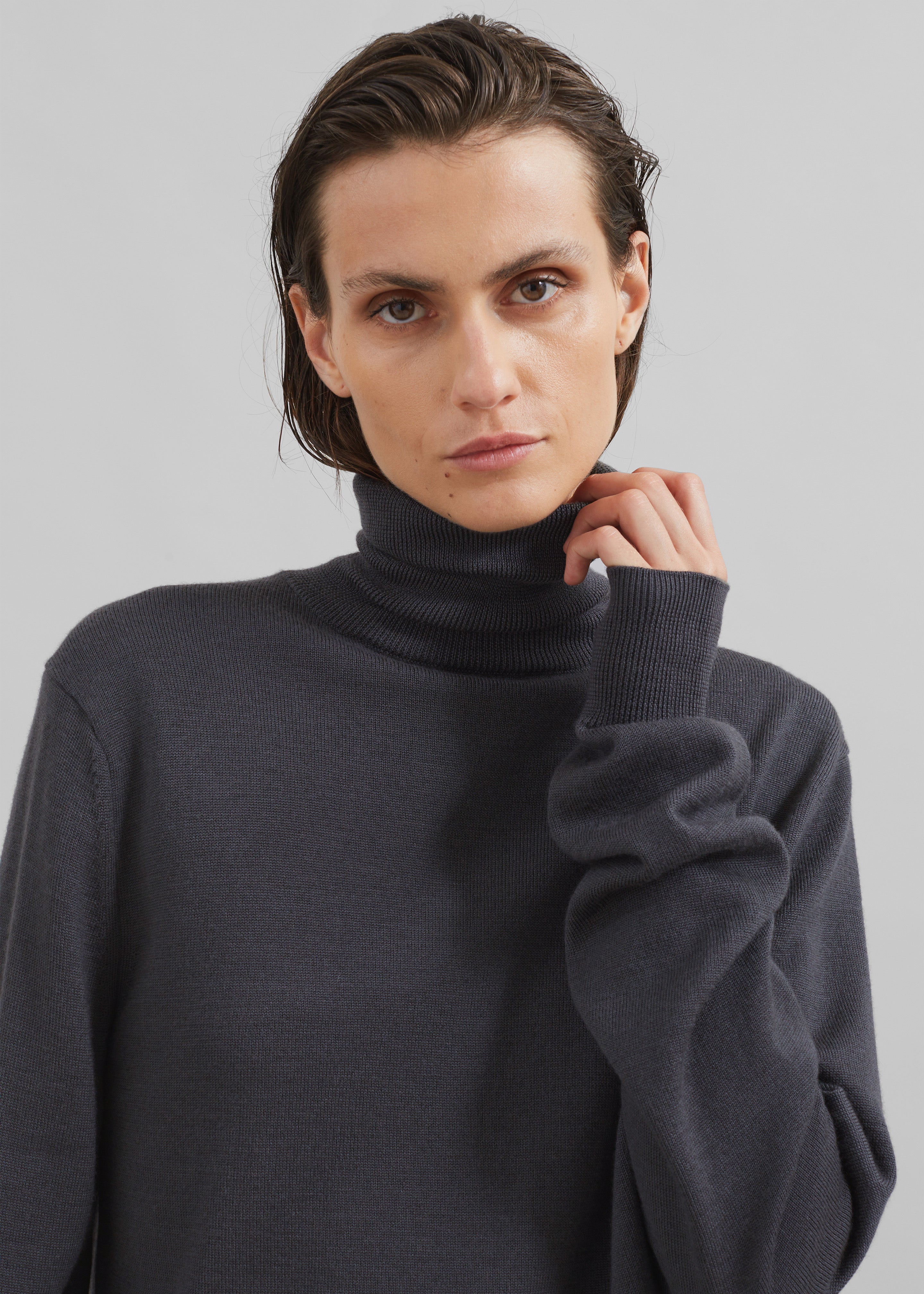 Eve Thin Turtleneck Sweater - Dark Grey Melange - 1