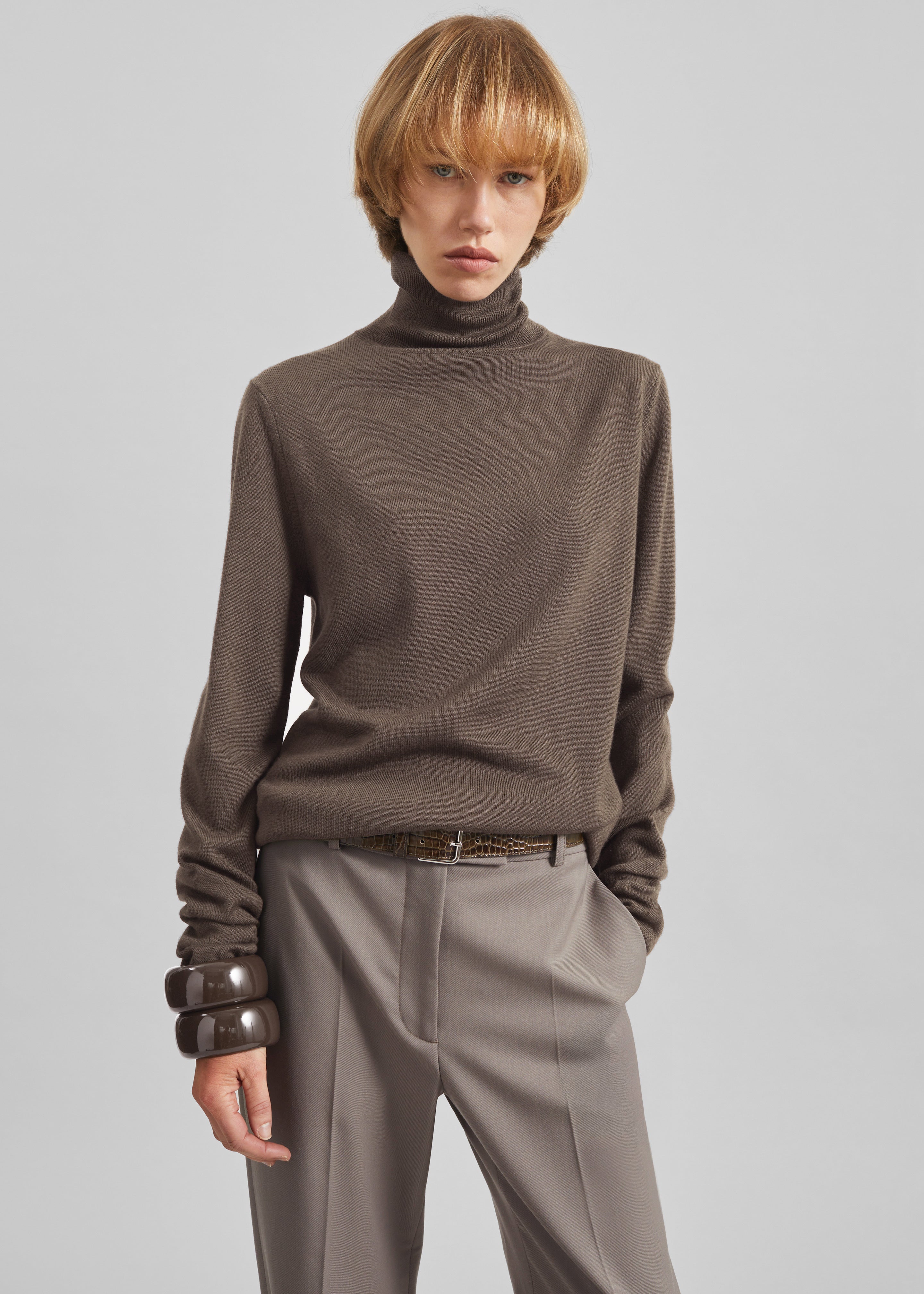 Eve Thin Turtleneck Sweater - Dark Taupe - 3