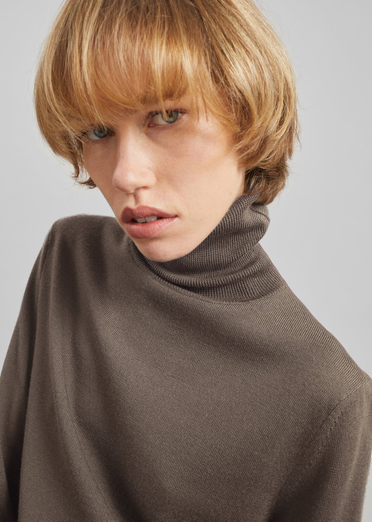 Eve Thin Turtleneck Sweater - Dark Taupe - 2