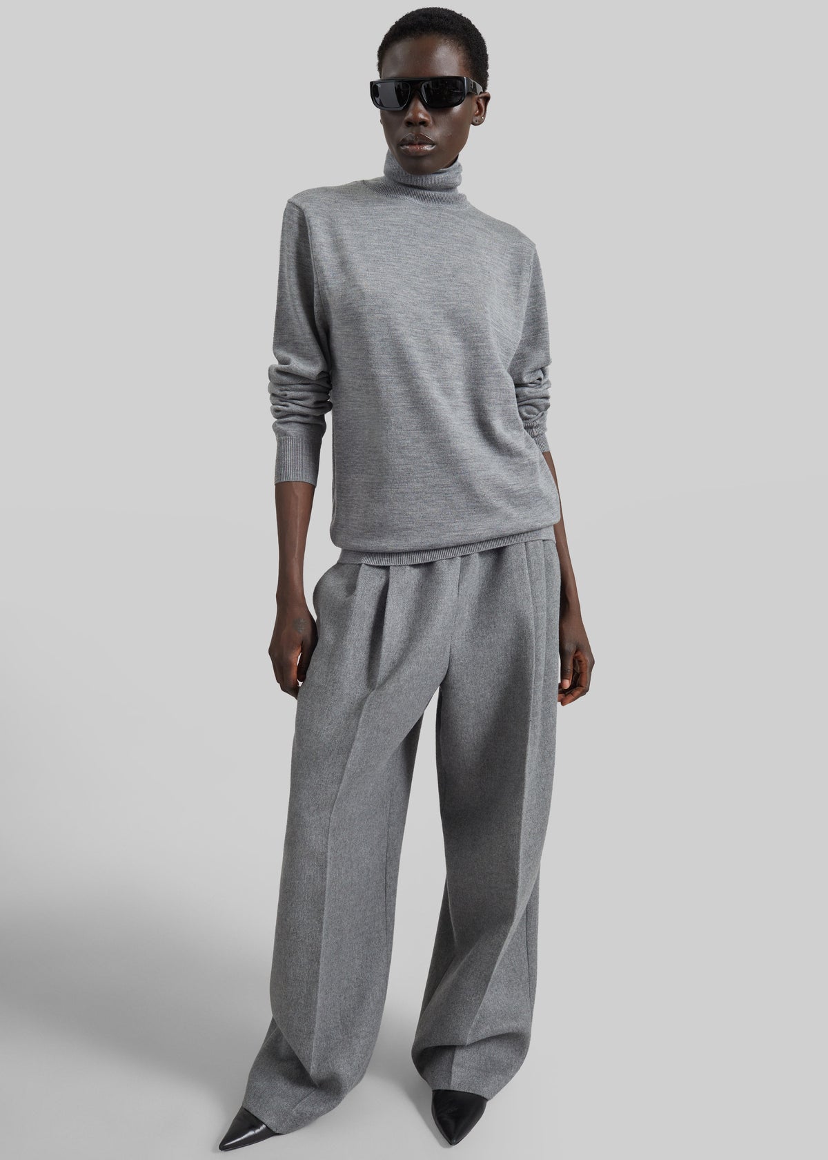 Eve Thin Turtleneck Sweater - Light Grey