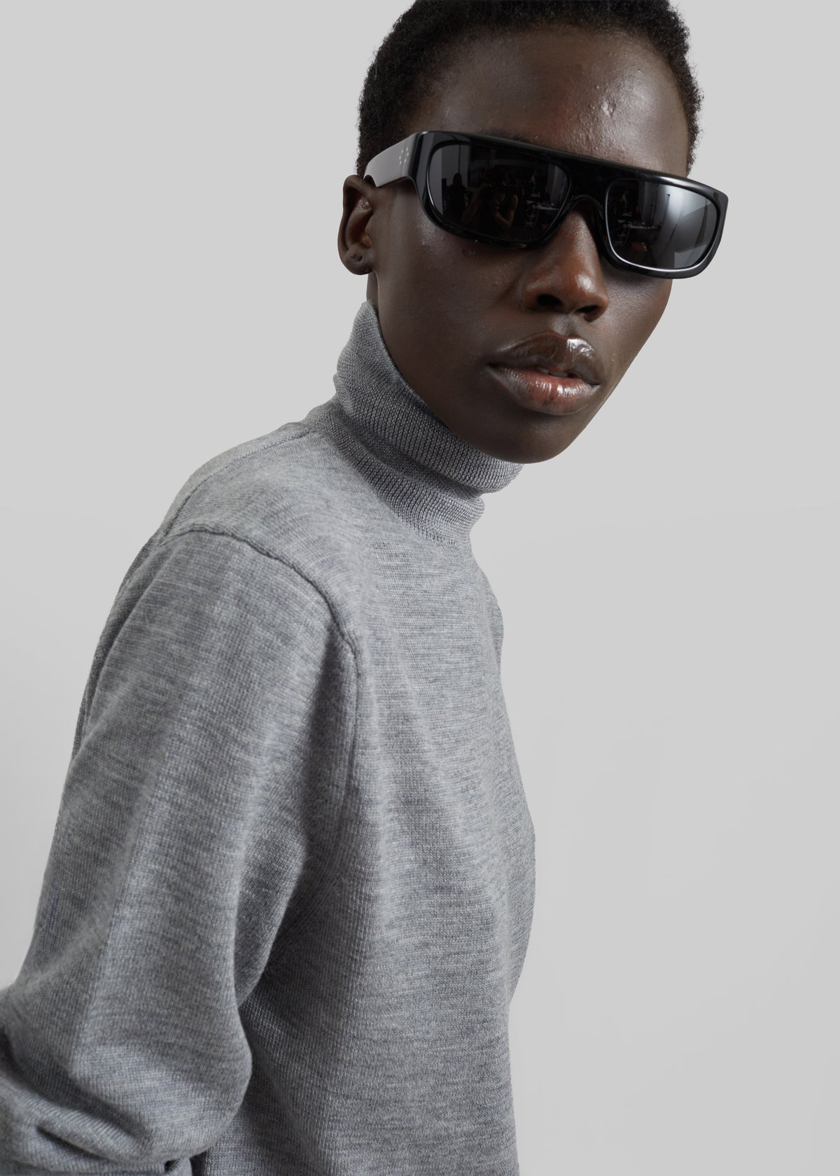 Eve Thin Turtleneck Sweater - Light Grey