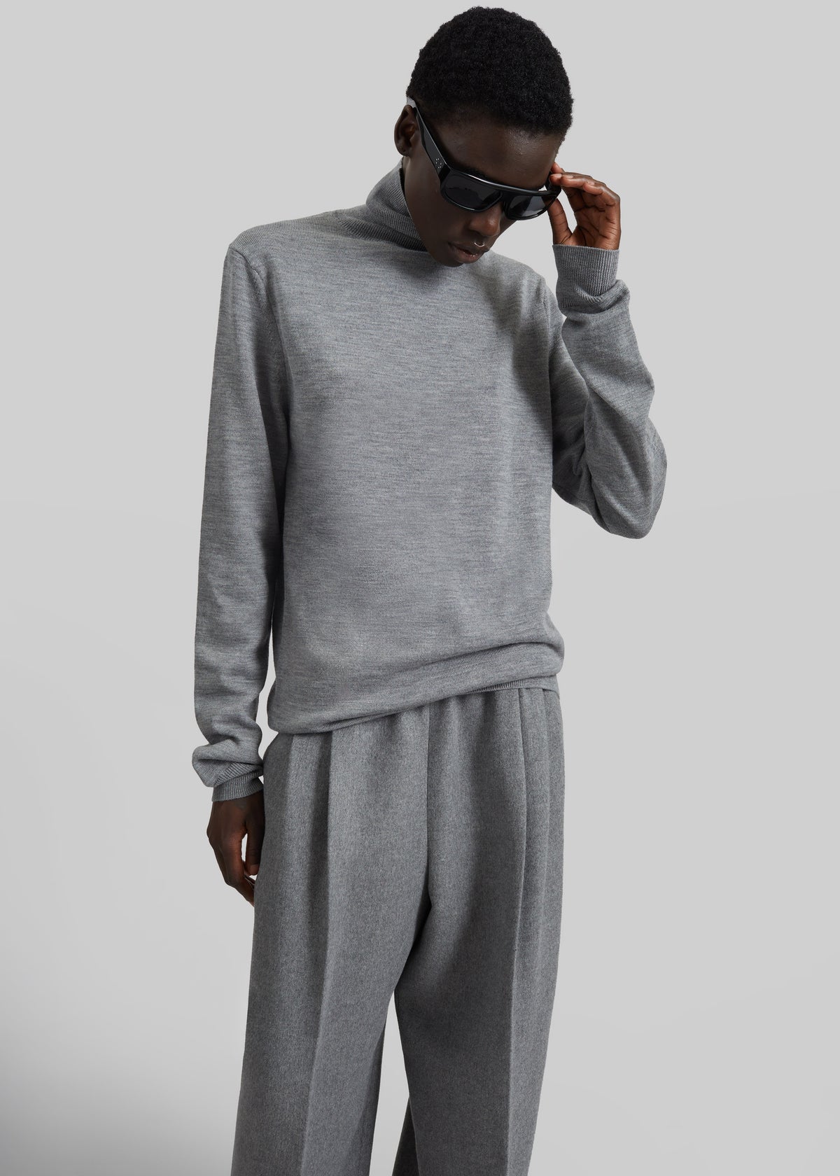 Eve Thin Turtleneck Sweater - Light Grey