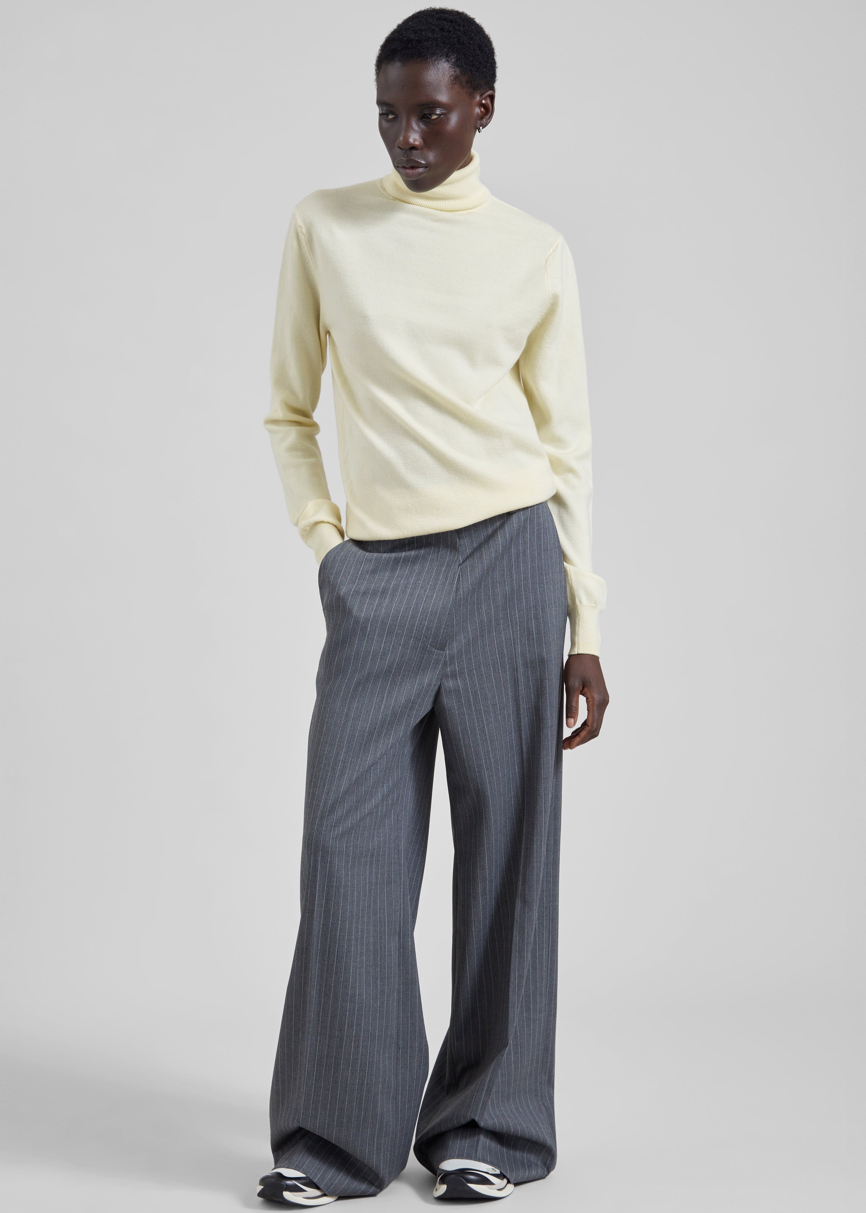Eve Thin Turtleneck Sweater - Pale Yellow - 3