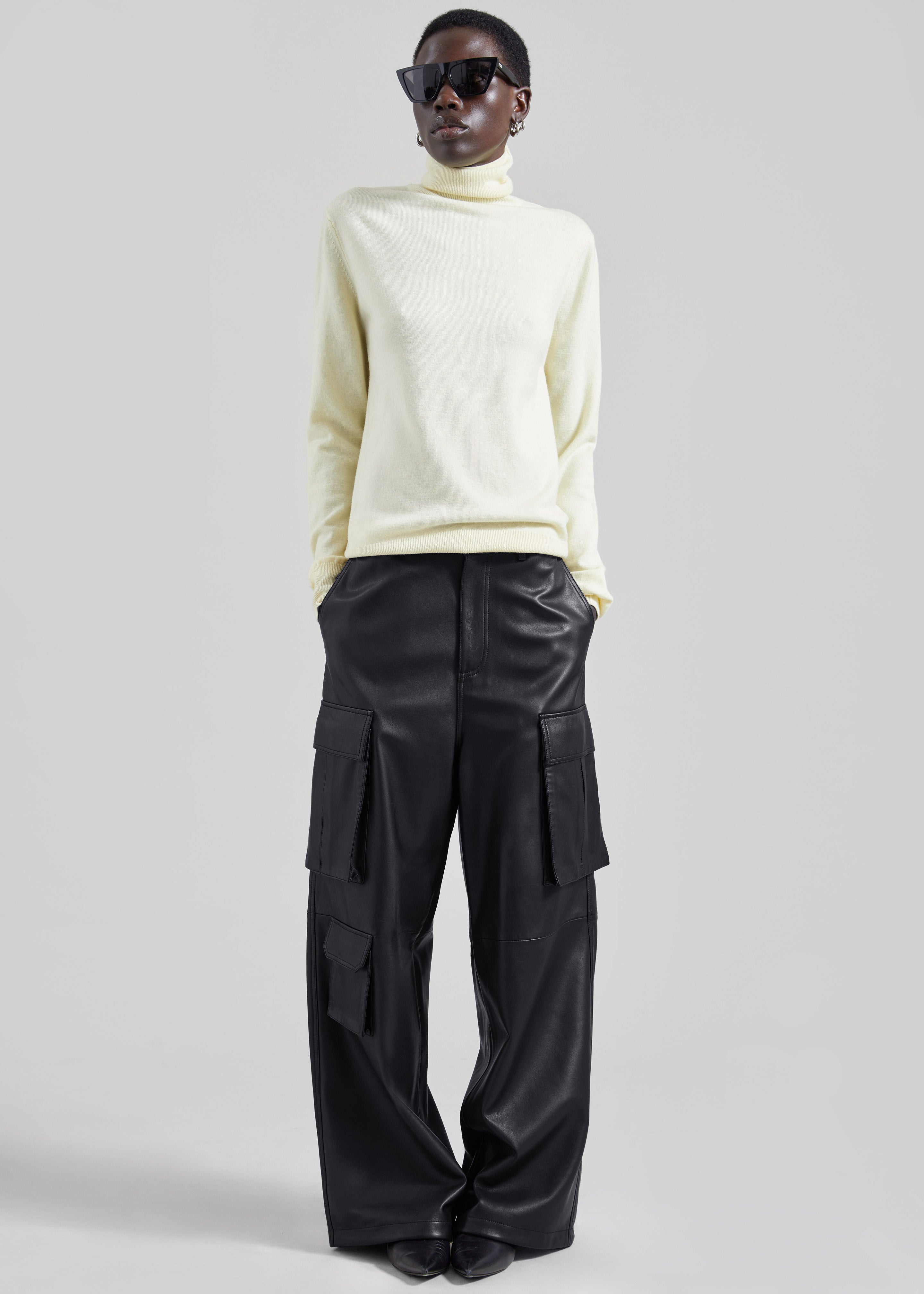 Eve Thin Turtleneck Sweater - Pale Yellow - 1