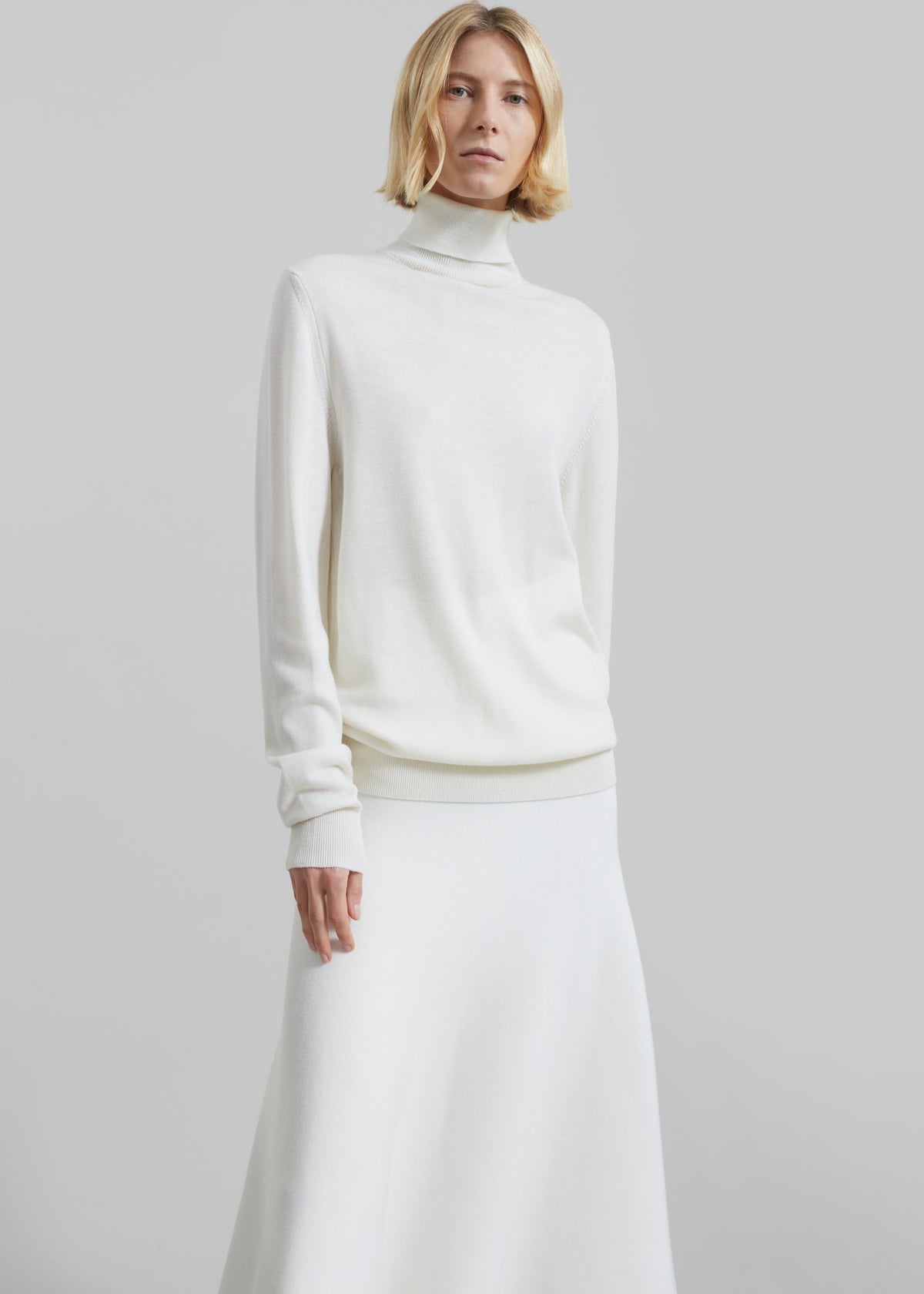 Eve Thin Turtleneck Sweater Ivory – The Frankie Shop