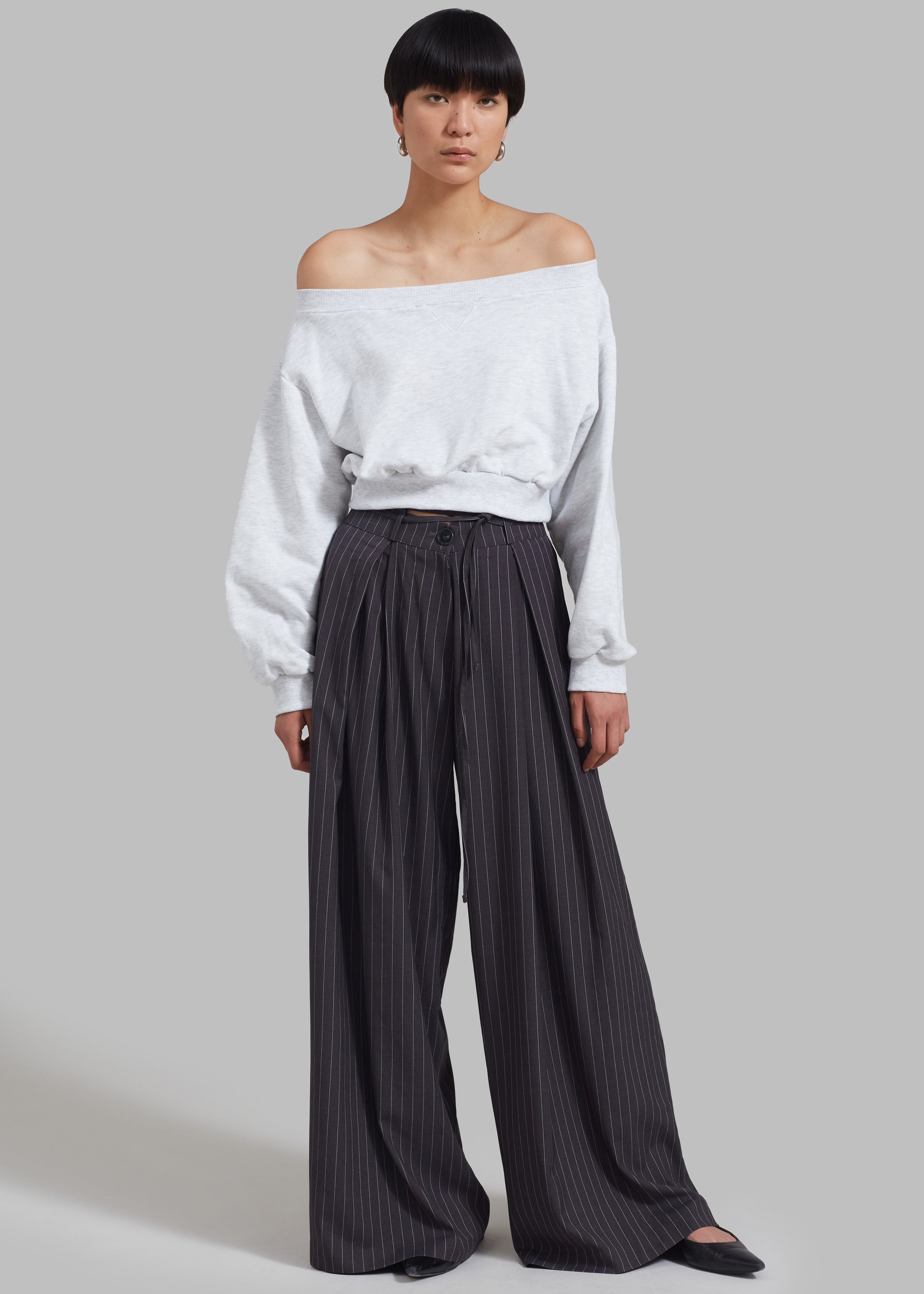 Shop the look image for Gine Cropped Sweatshirt - Grey Melange