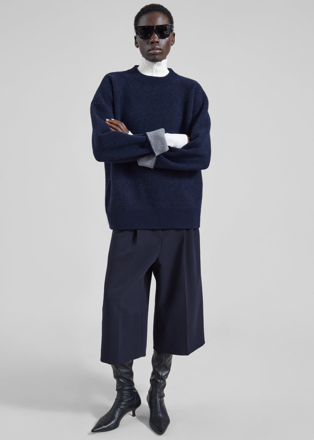 Gio Wool Pleated Bermuda Shorts - Navy