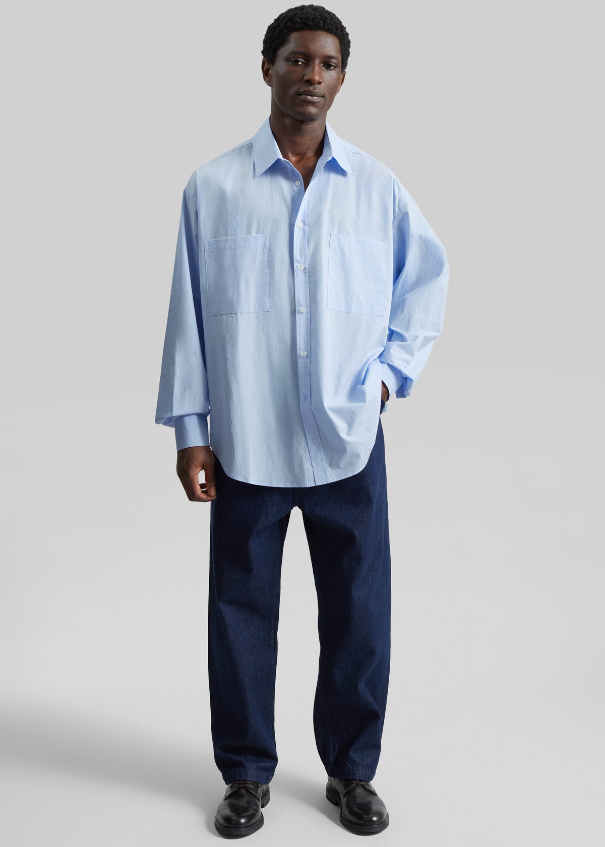 oversized dress shirt Button Up in White Functional buttons at sleeve cuffs Gus Oversized Shirt - Sky