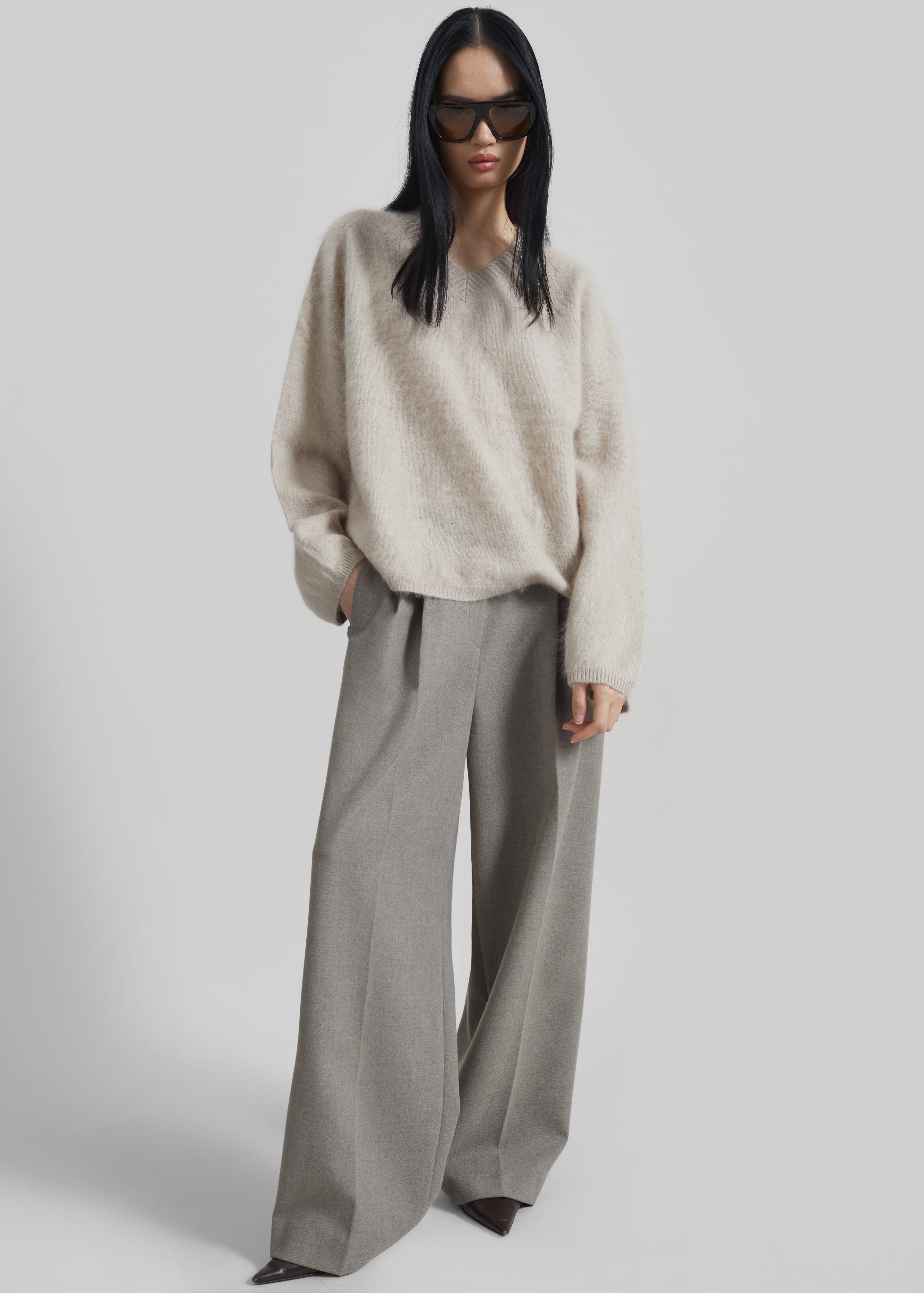 Haflso Pleated Wide Trousers - Beige Melange – The Frankie Shop