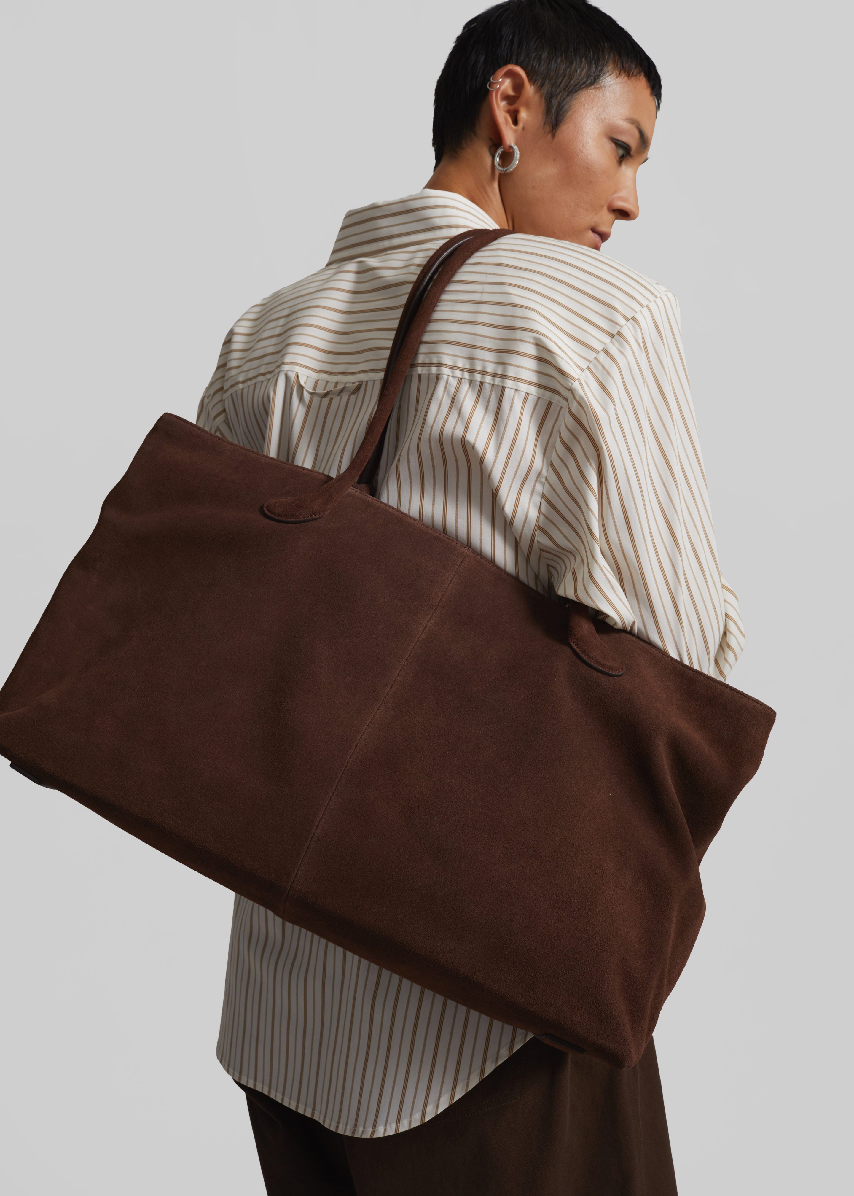 Low Classic Haricot Bag - Suede Brown – The Frankie Shop