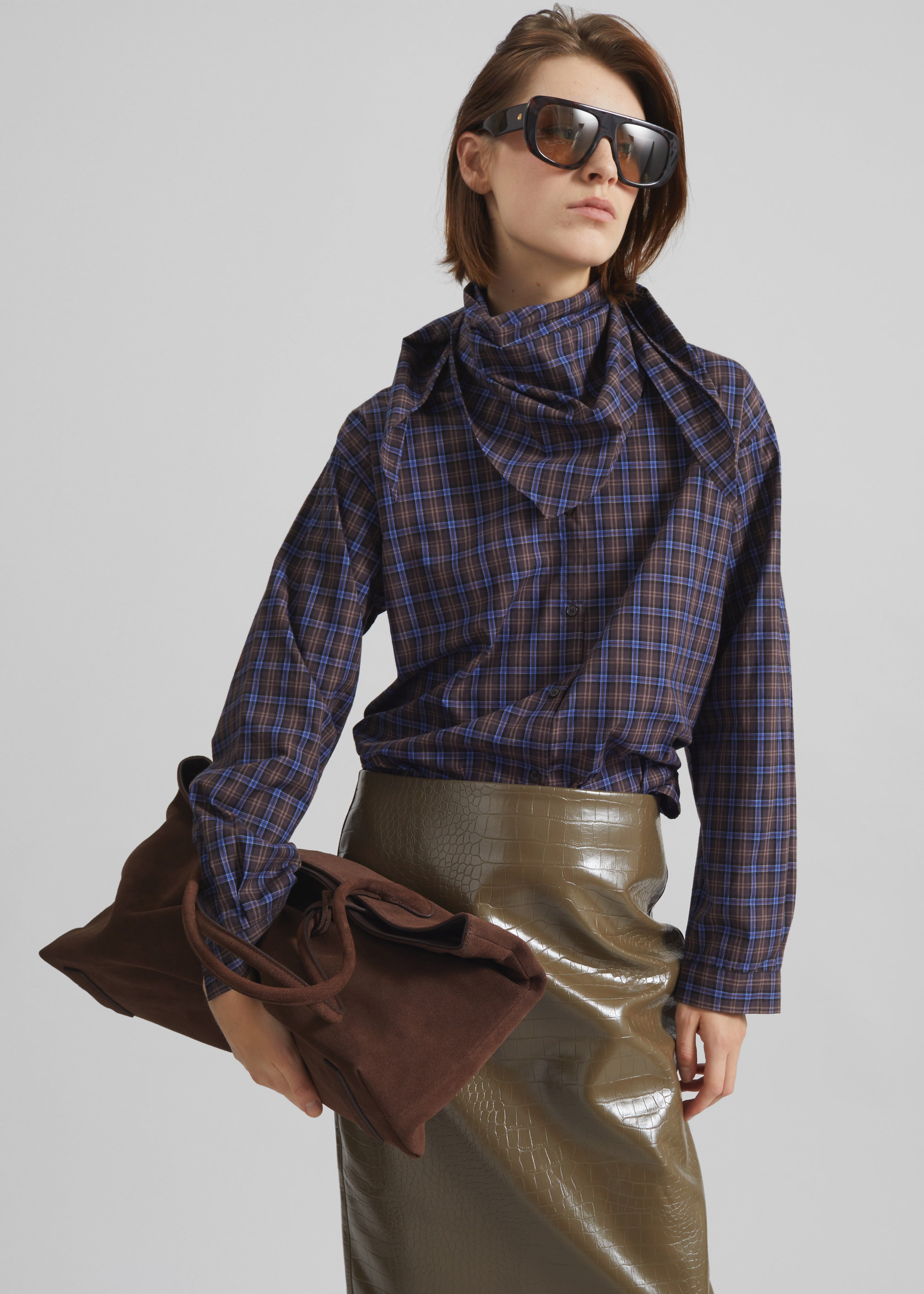 Low Classic Haricot Bag - Suede Brown - 7