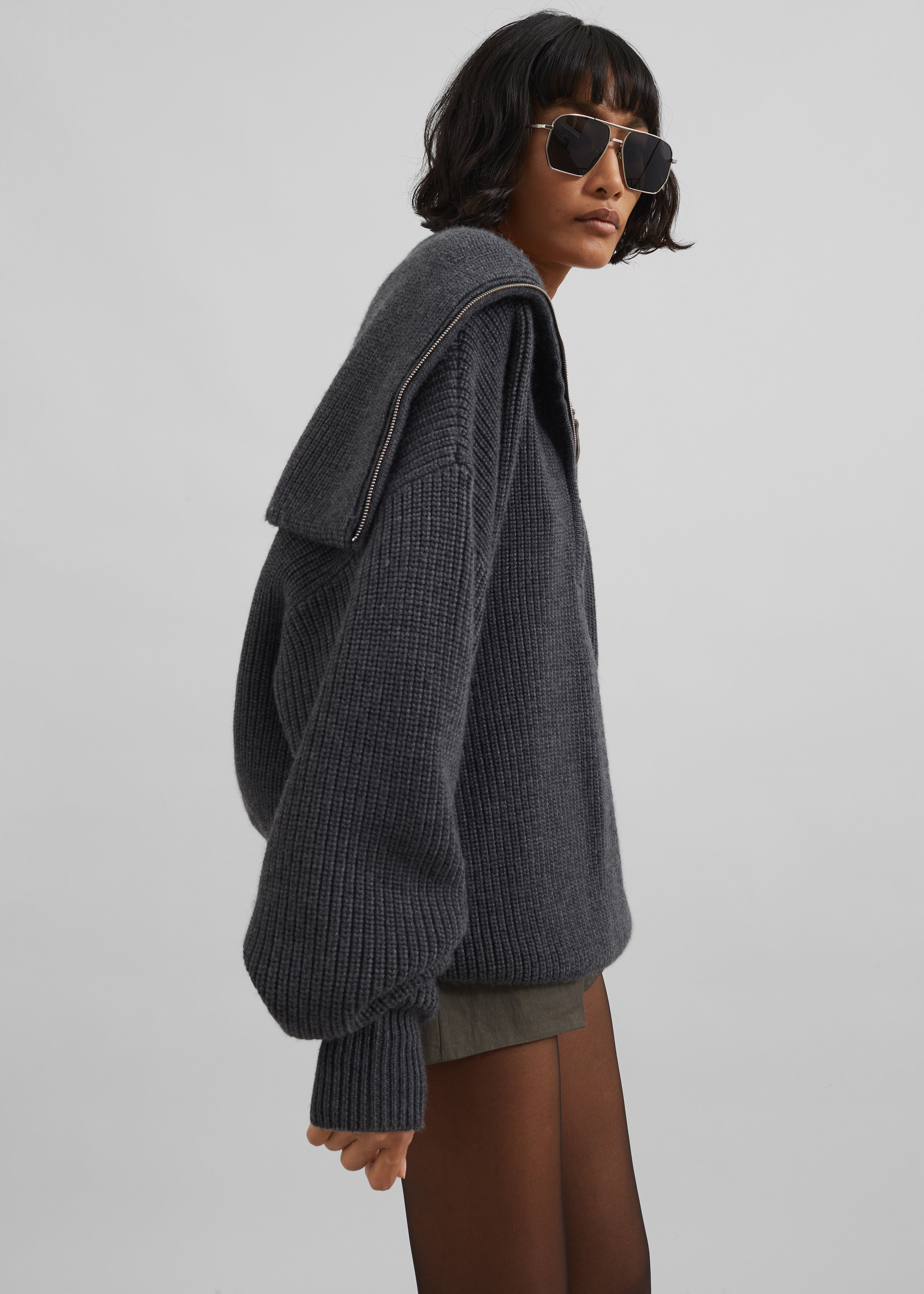 Hazel Oversized Wool Jumper - Dark Grey - 7