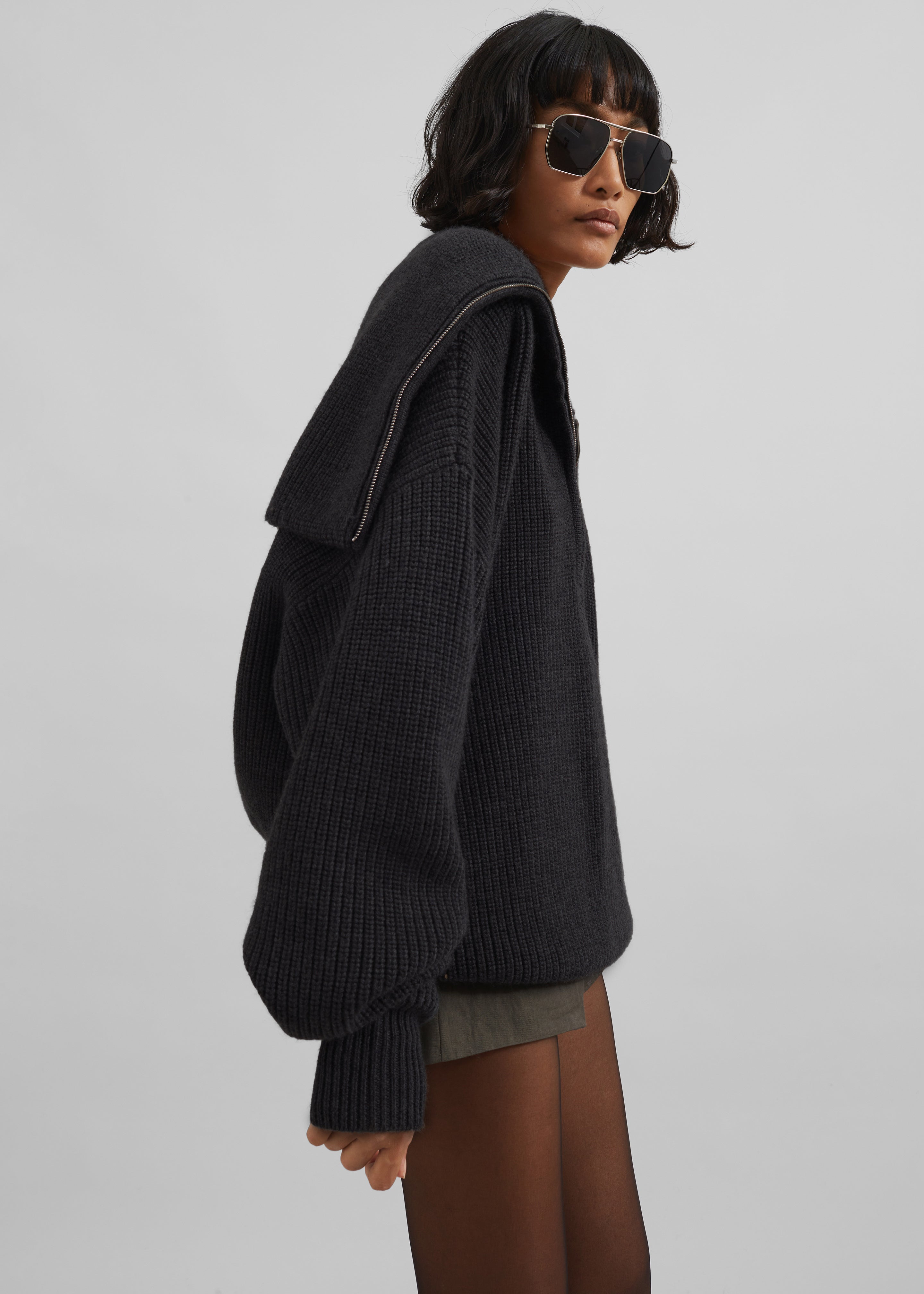 Hazel Oversized Wool Jumper - Dark Grey - 7