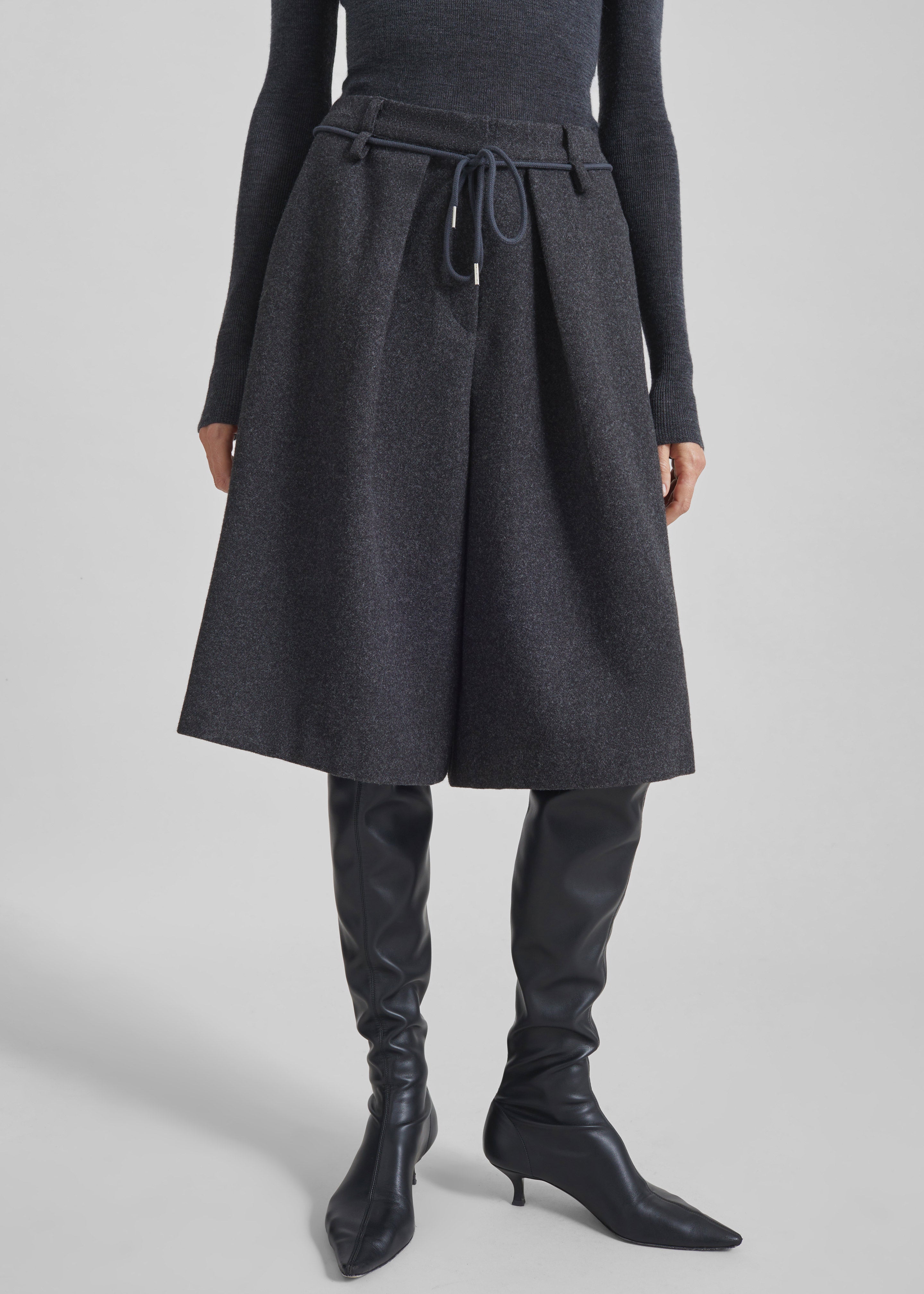 Hemavan Bermuda Shorts - Dark Grey - 3