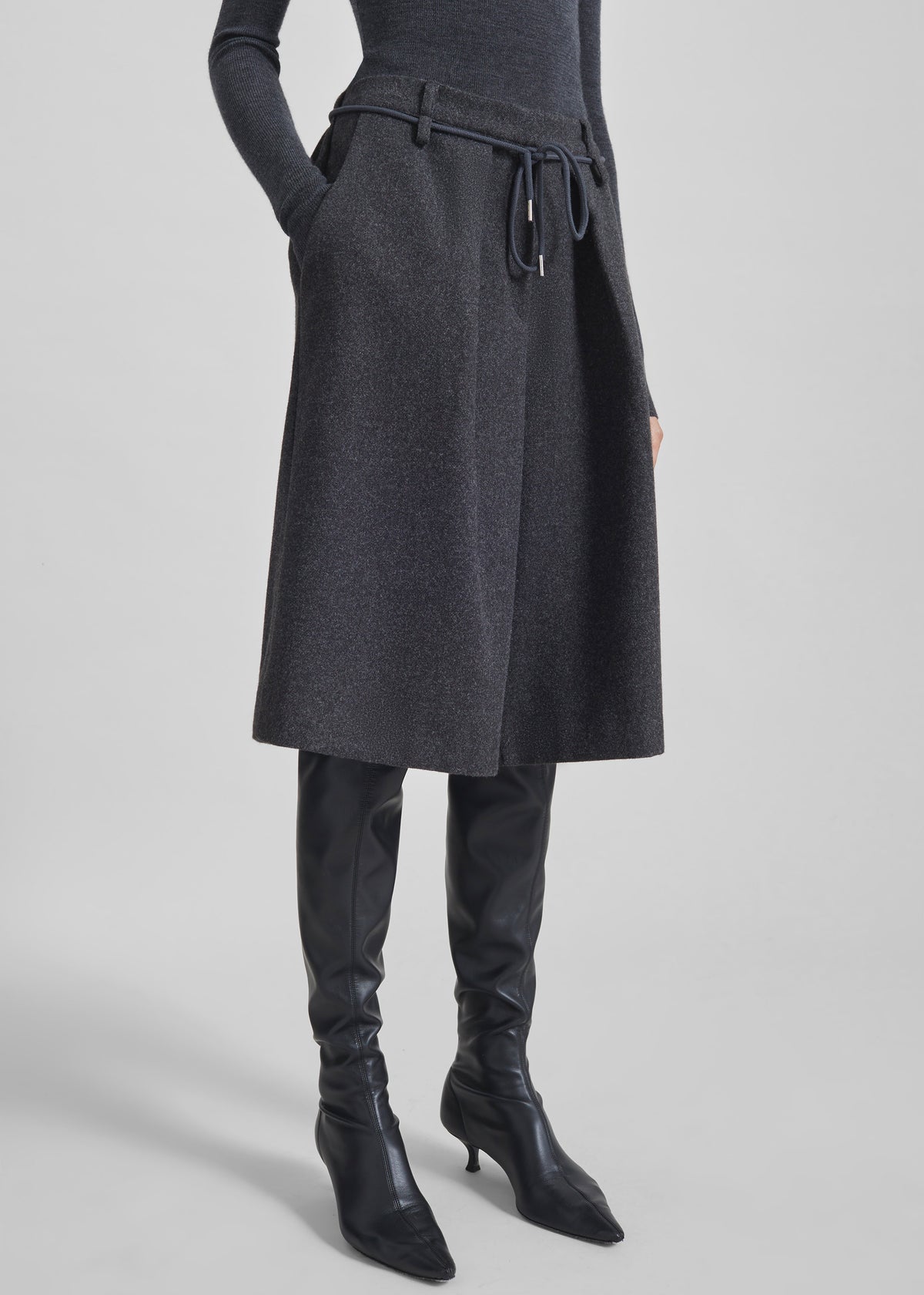 Hemavan Bermuda Shorts - Dark Grey - 7