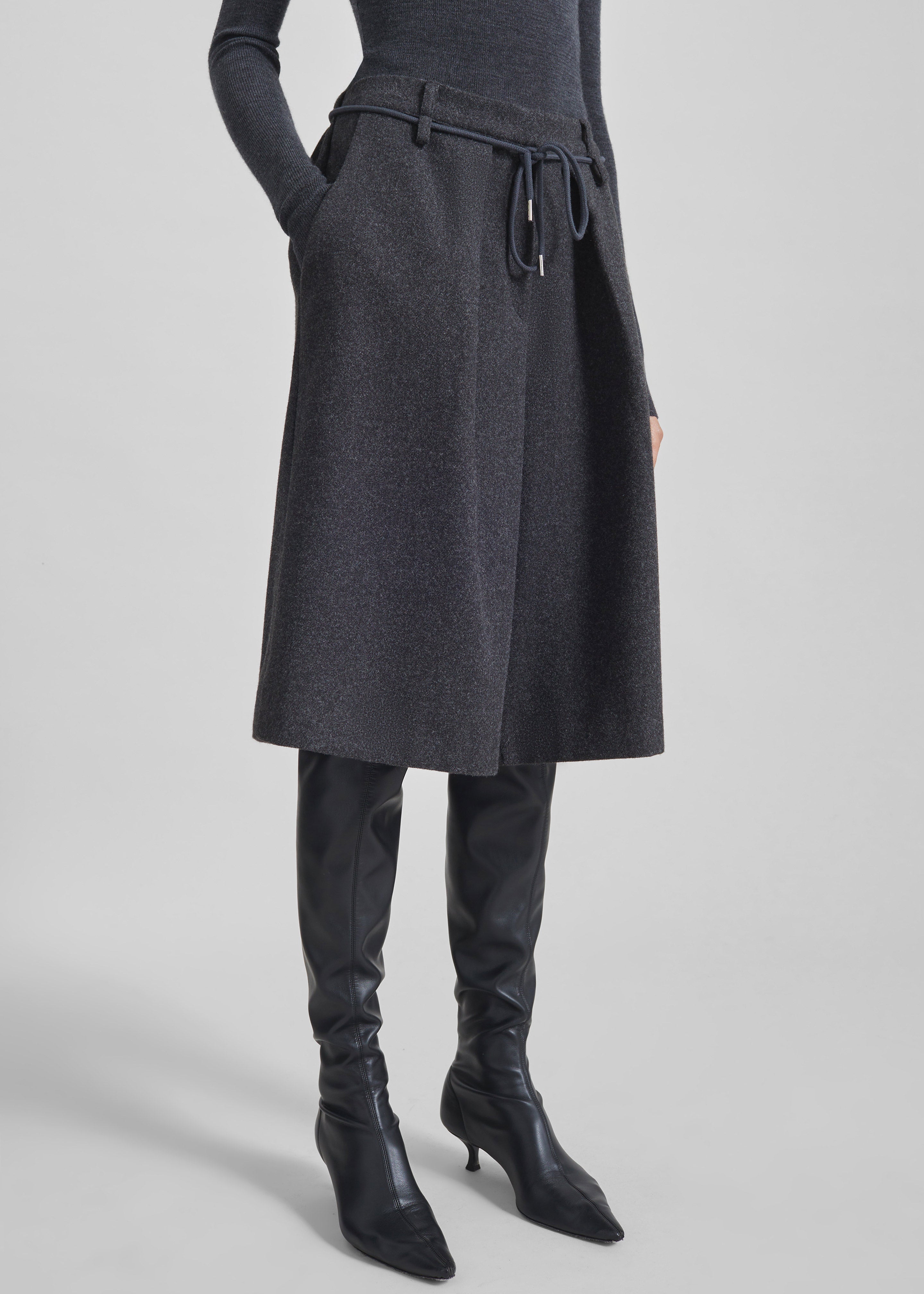 Hemavan Bermuda Shorts - Dark Grey - 7