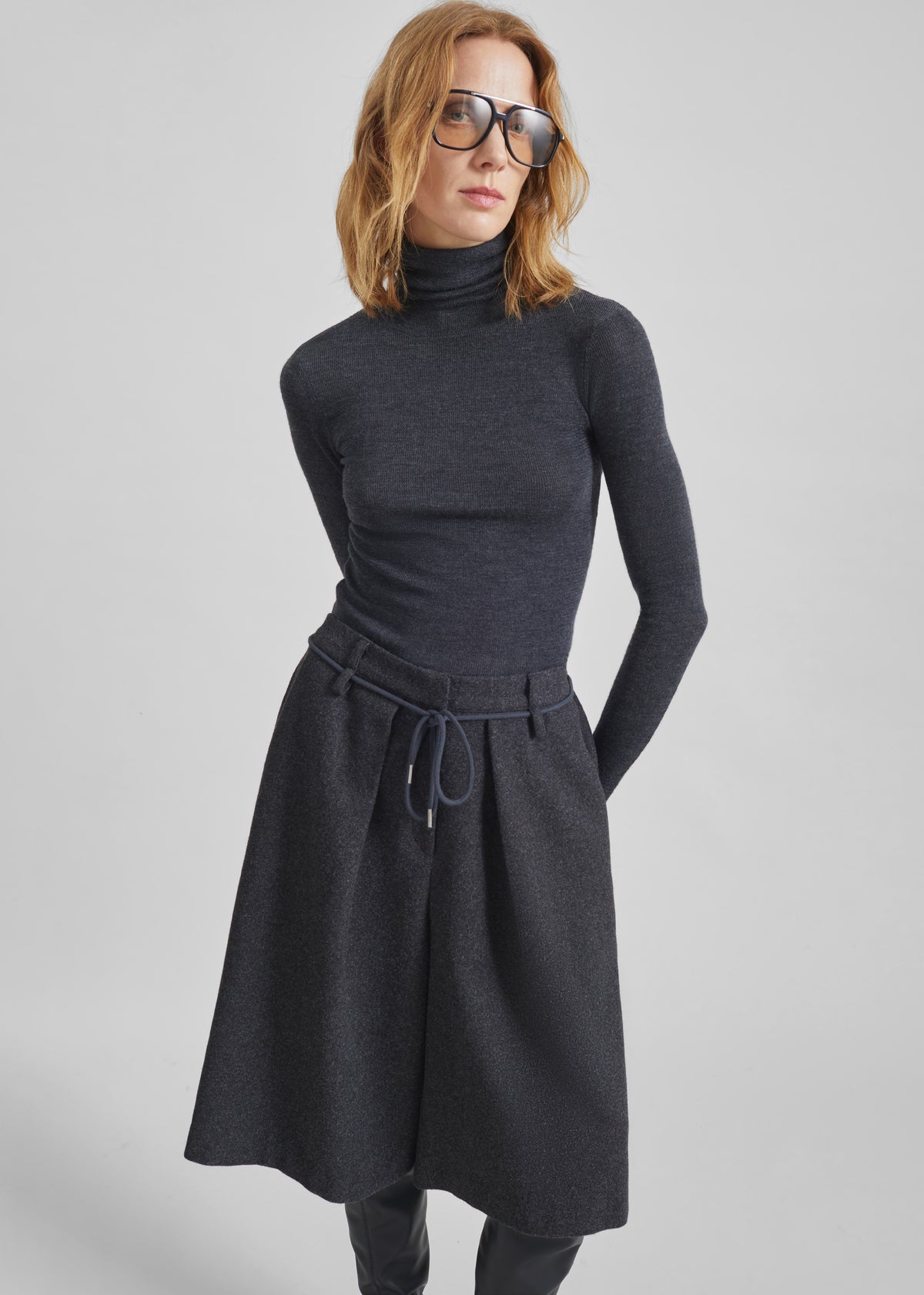 Hemavan Bermuda Shorts - Dark Grey - 8