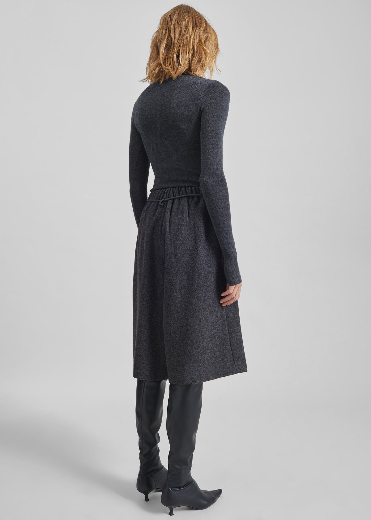 Hemavan Bermuda Shorts - Dark Grey - 10