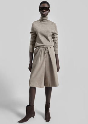 Hemavan Bermuda Shorts - Taupe