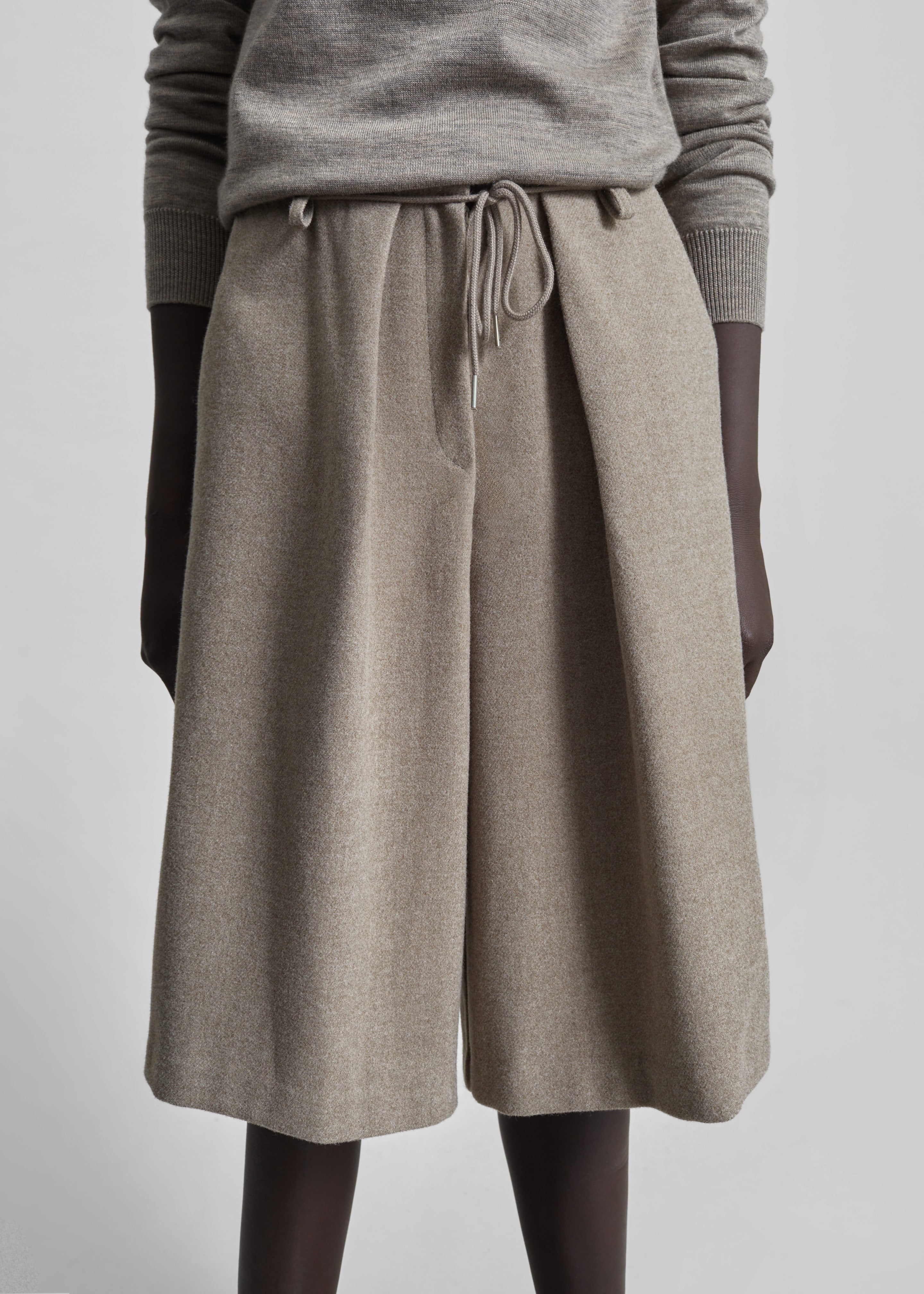 Hemavan Bermuda Shorts - Taupe - 4