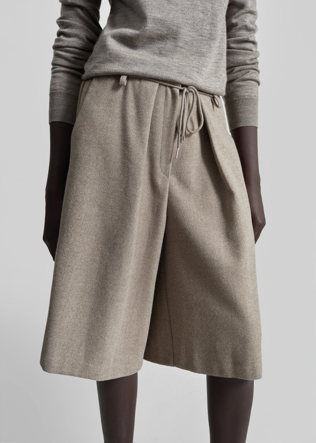 Hemavan Bermuda Shorts - Taupe - 6