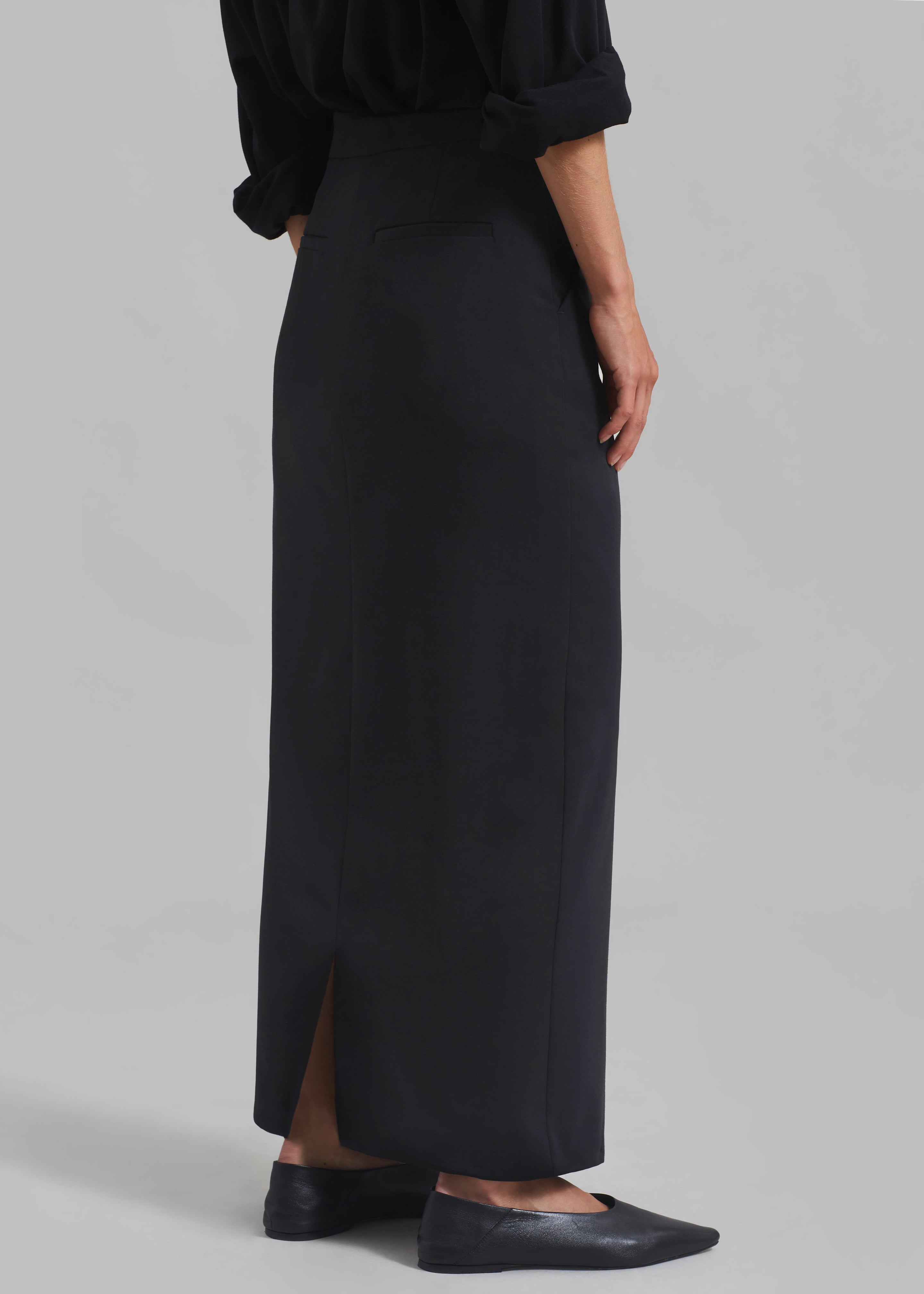 Hollis Back Slit Skirt - Black – The Frankie Shop