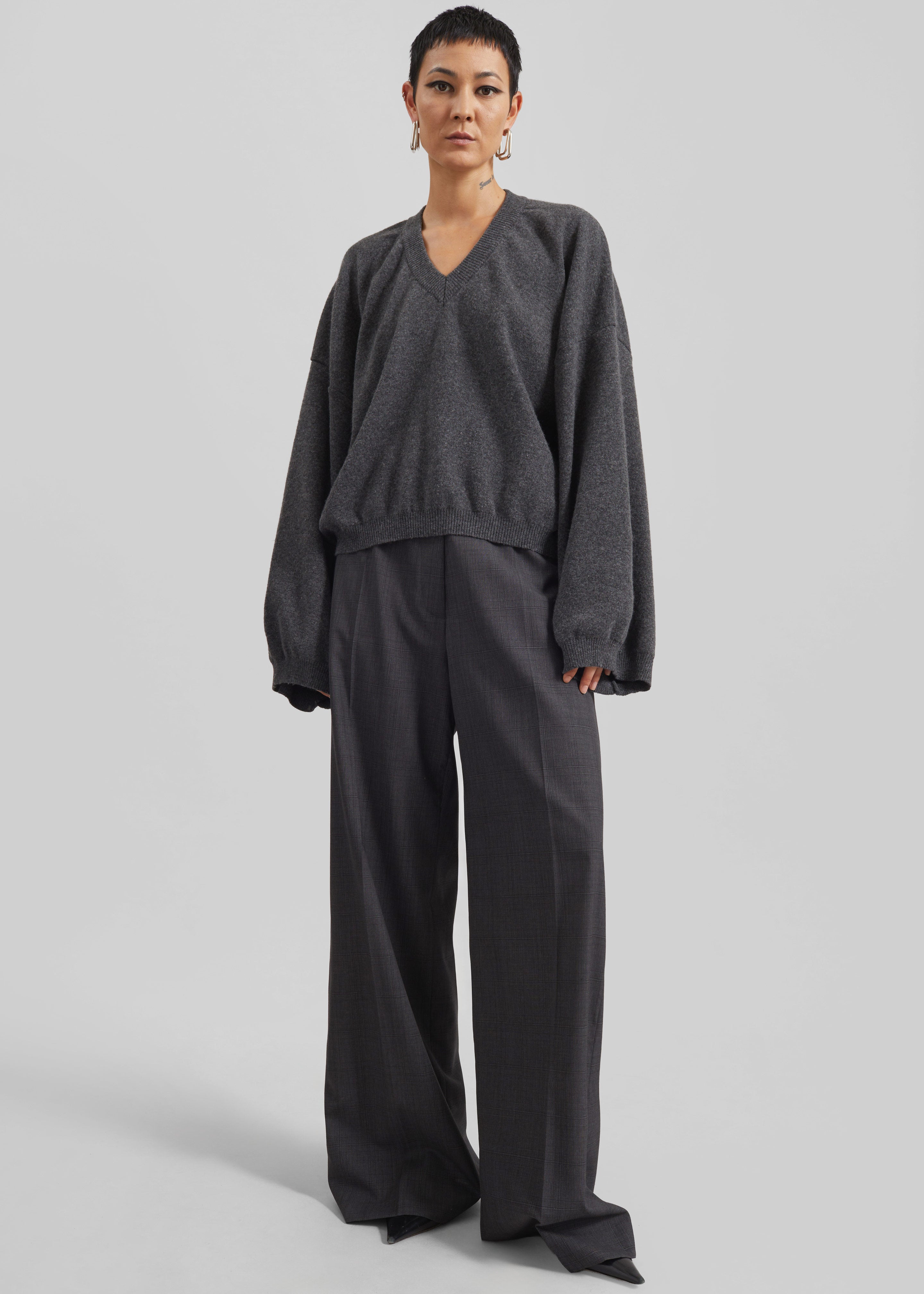 Ilston V-Neck Sweater - Grey – The Frankie Shop