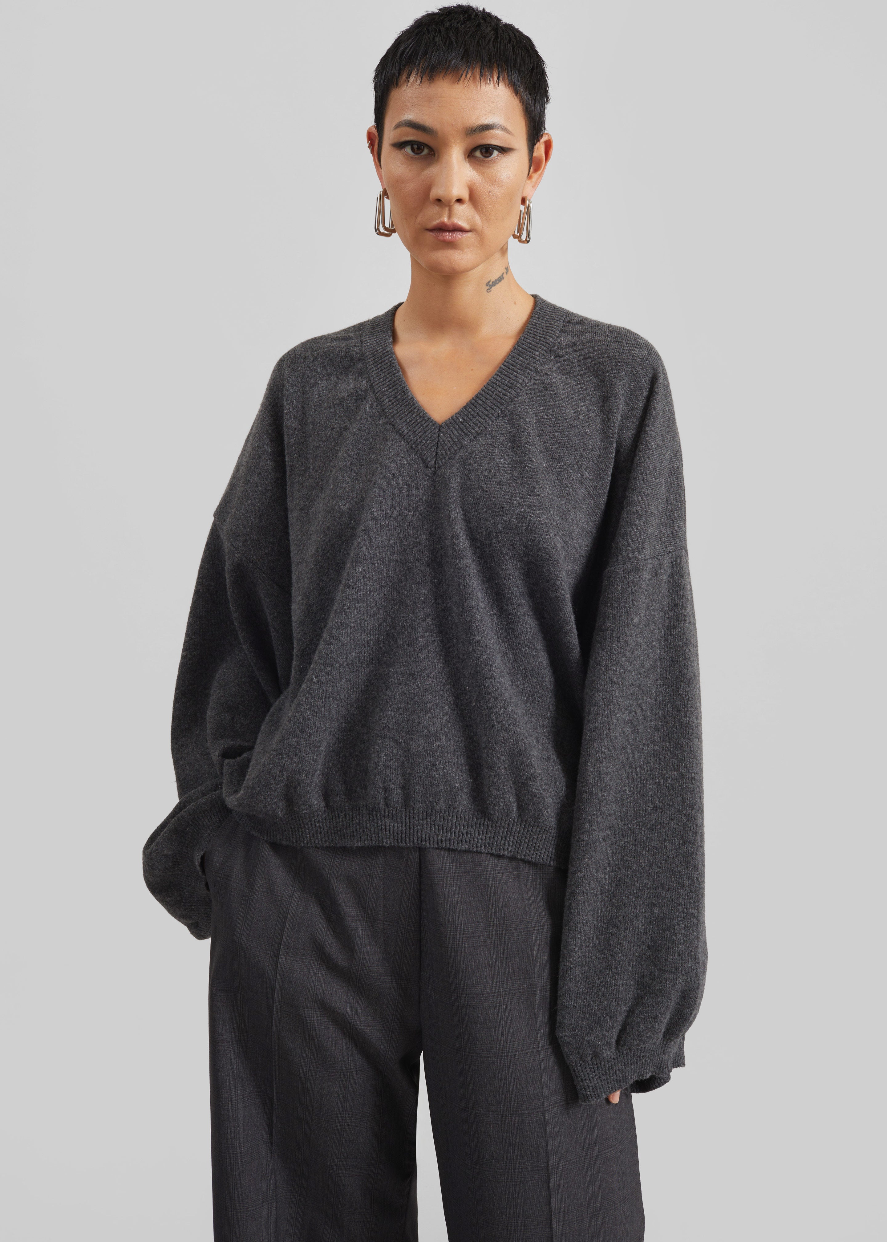 Ilston V-Neck Sweater - Grey – The Frankie Shop
