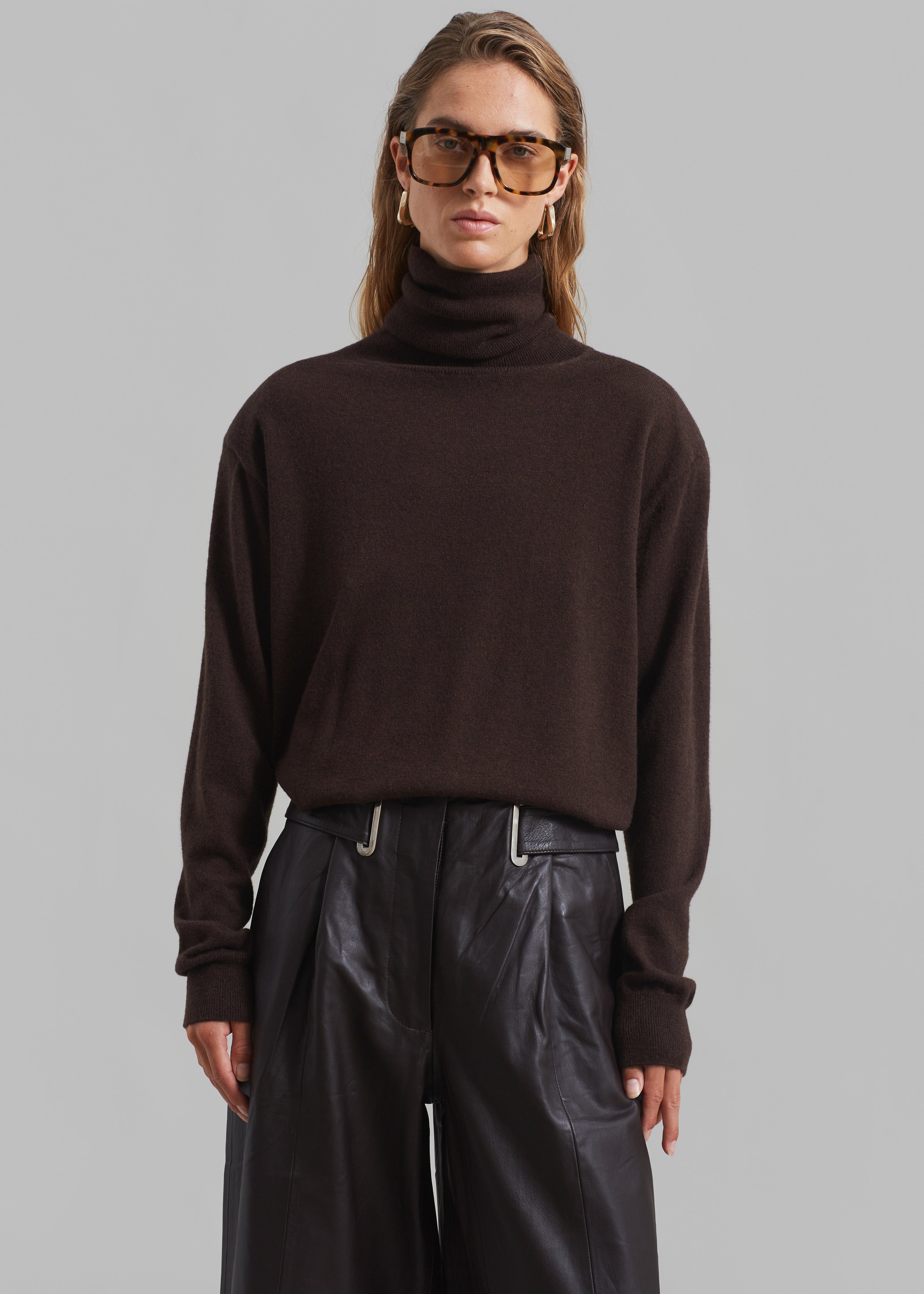 Ines Thin Padded Turtleneck - Brown - 6